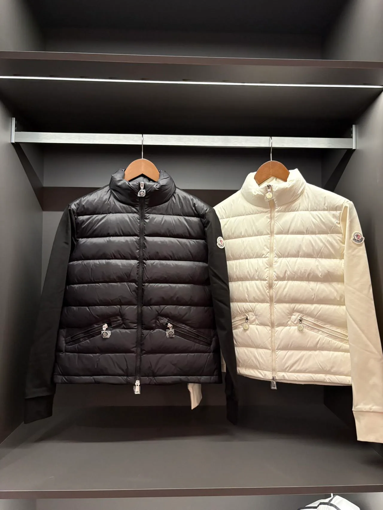 Women's Jackets And Down Jackets MONCLER 17911356