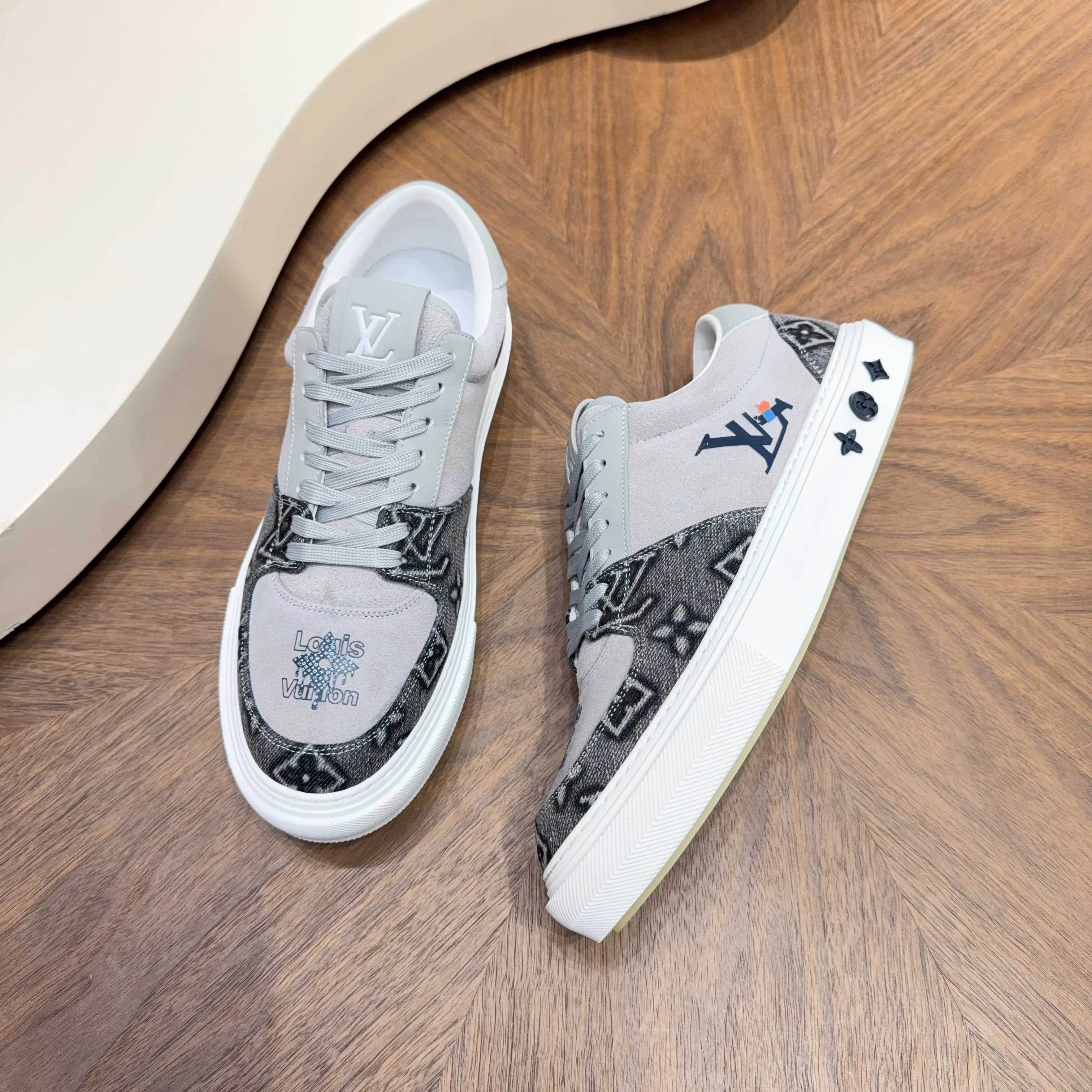 Men's Sneakers LOUIS VUITTON 17921397
