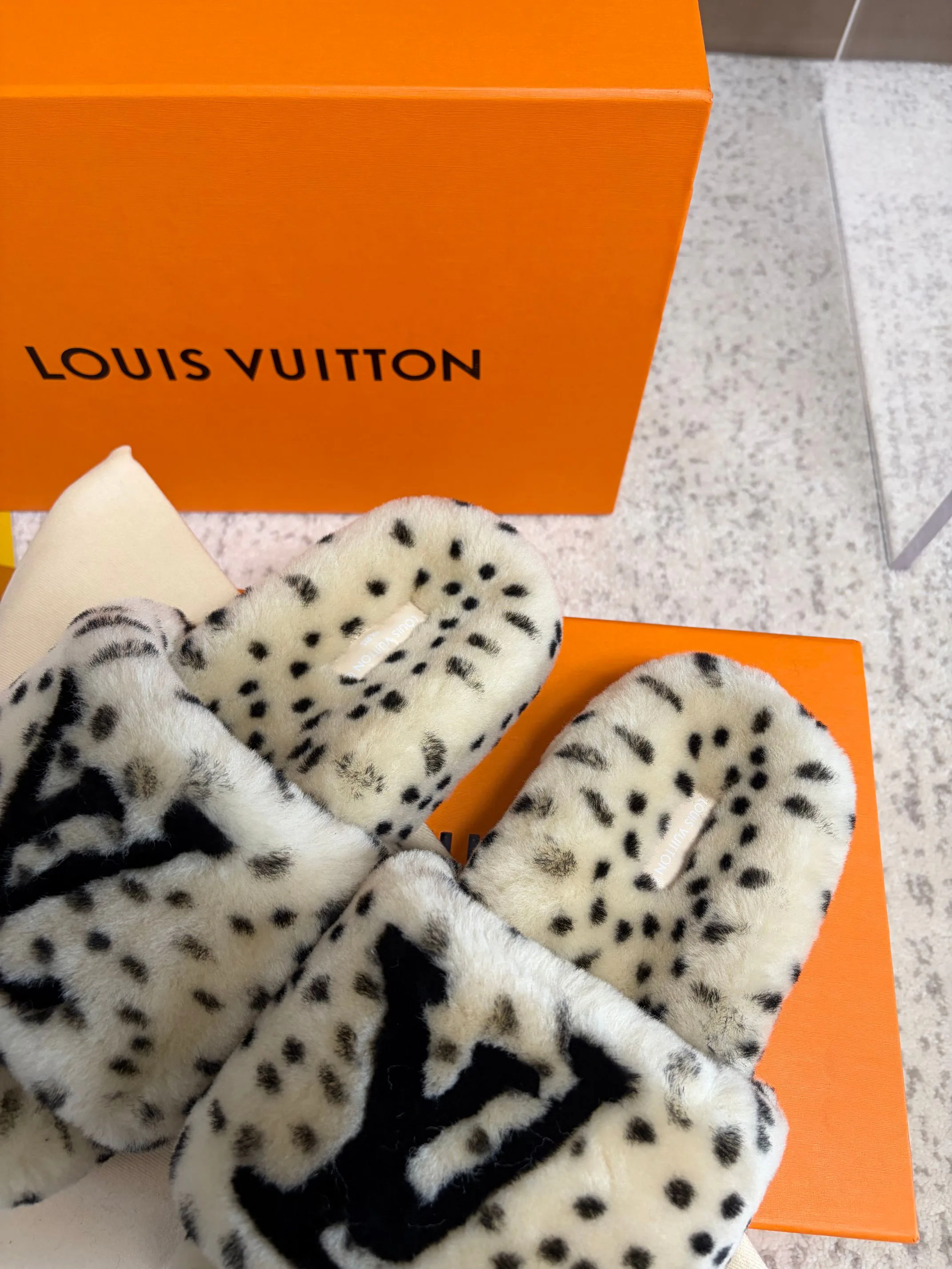 Women's Slippers LOUIS VUITTON 18436103