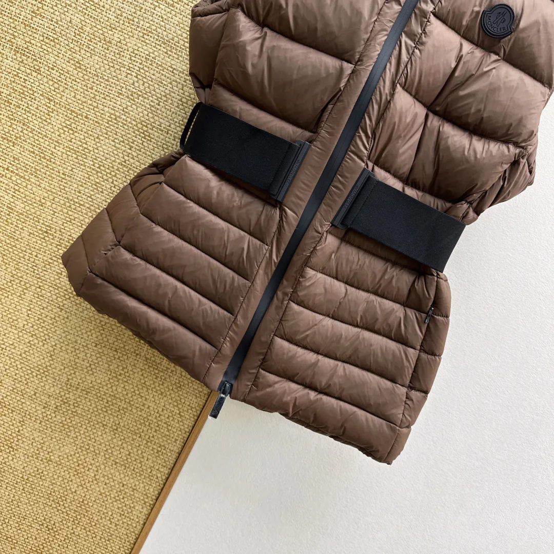 Women's Vests MONCLER 18108606