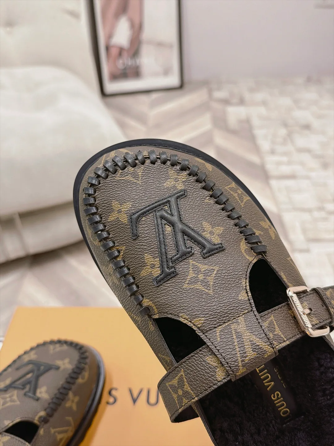 Women's Mules And Clogs LOUIS VUITTON 18366821