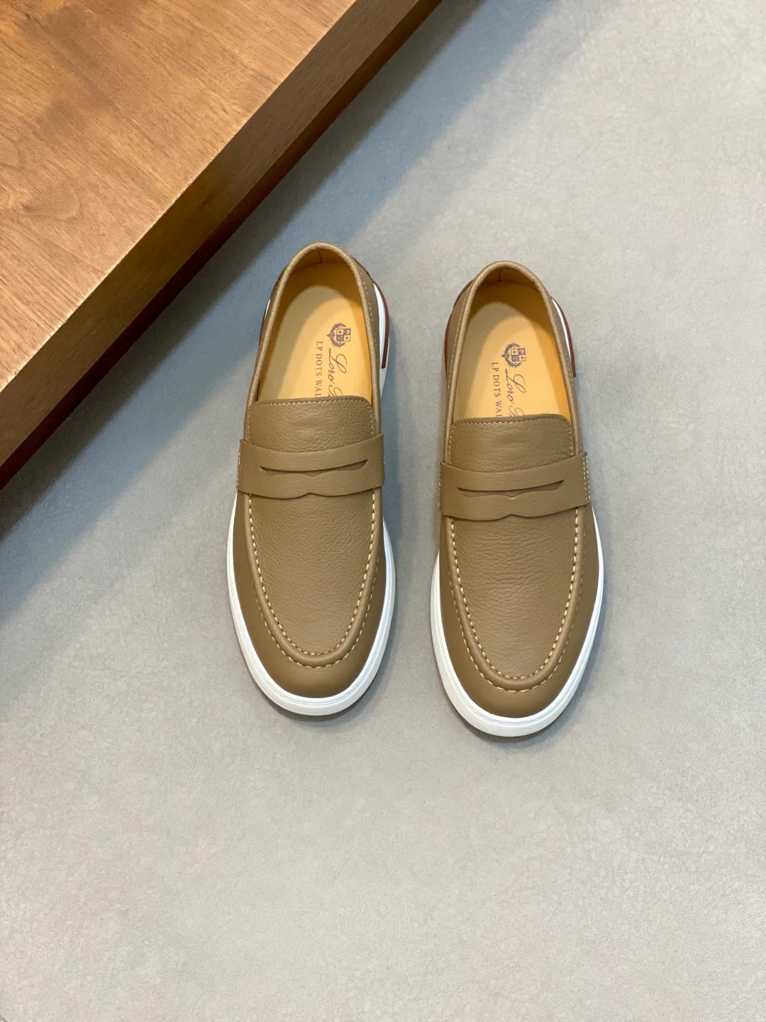 Men's Loafers And Dress Shoes LORO PIANA 18079015