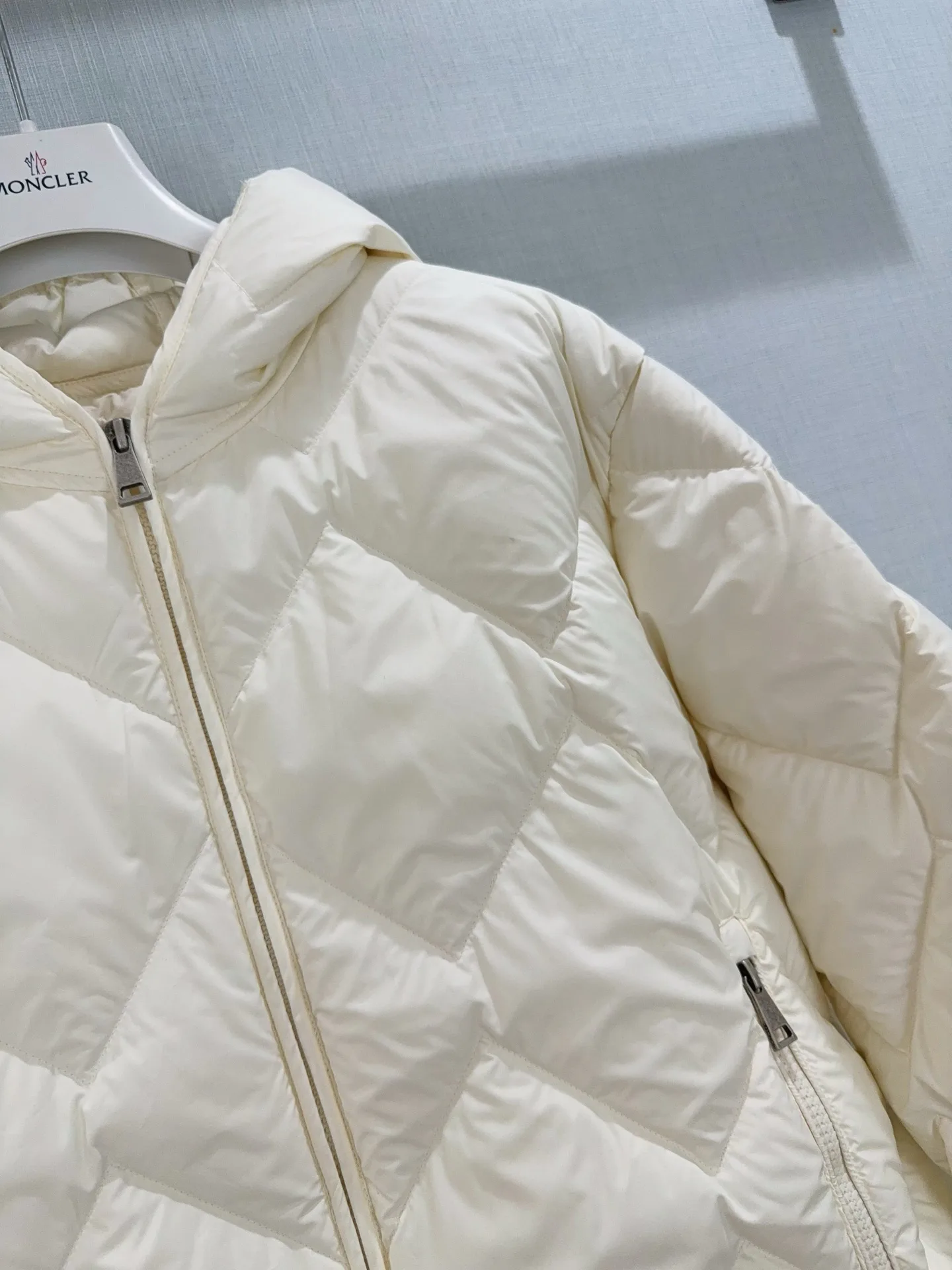 Куртки И Пуховики Женские Moncler 18571745