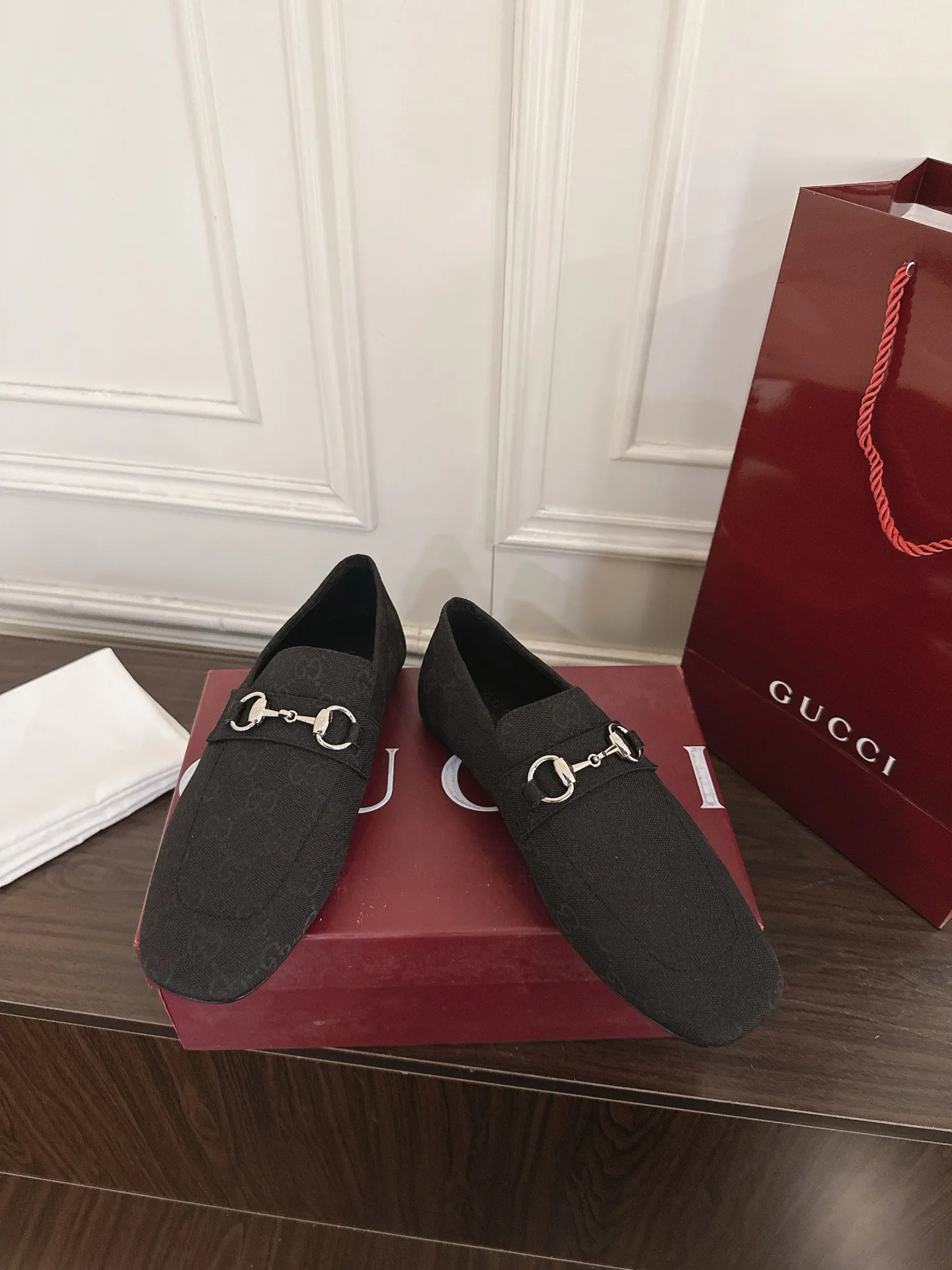 Women's Loafers And Moccasins GUCCI 17956771
