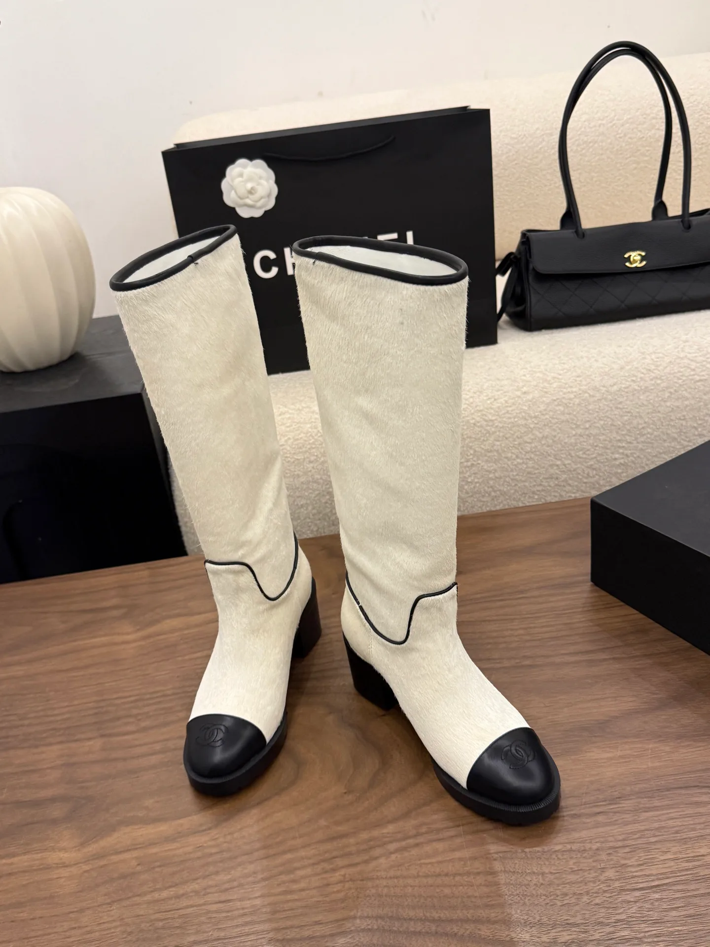 Women's Boots CHANEL 18223602