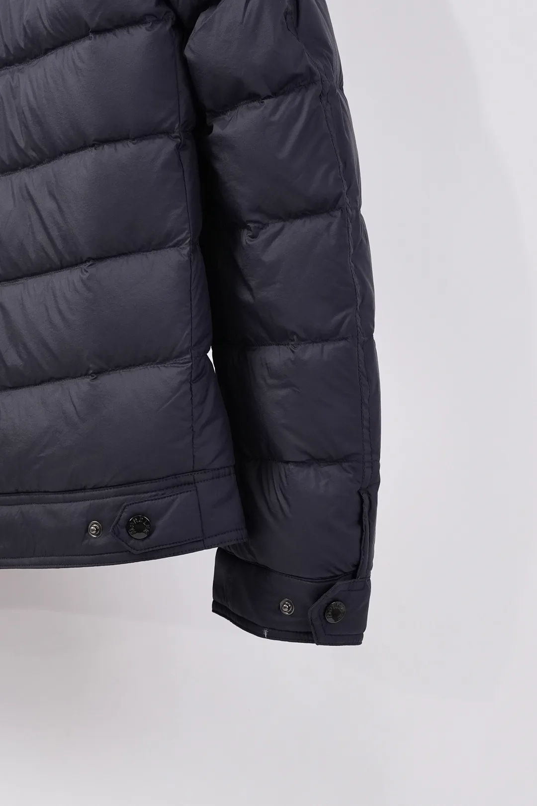 Men's Jackets And Down Jackets MONCLER 18507122