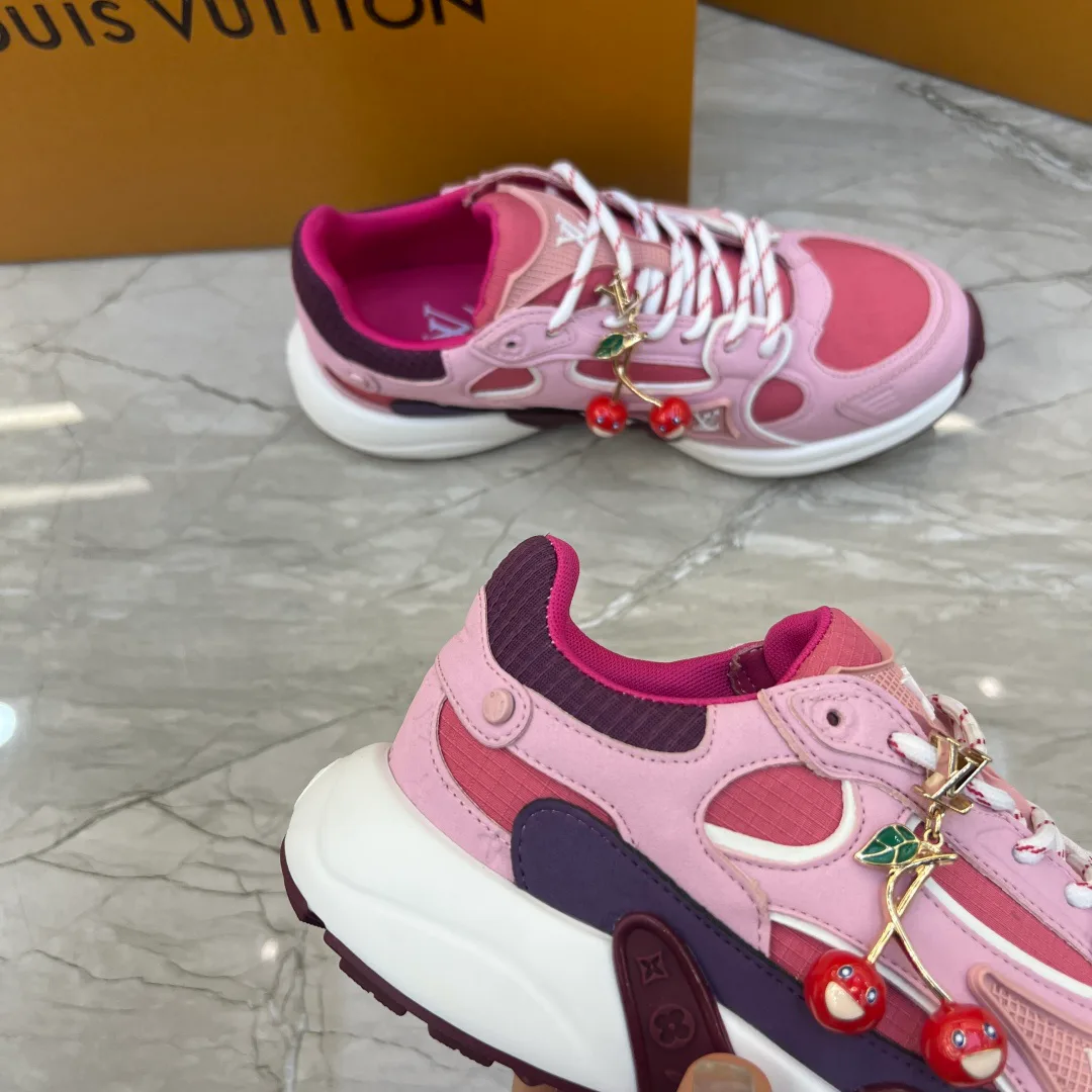Women's Sneakers LOUIS VUITTON 16981935