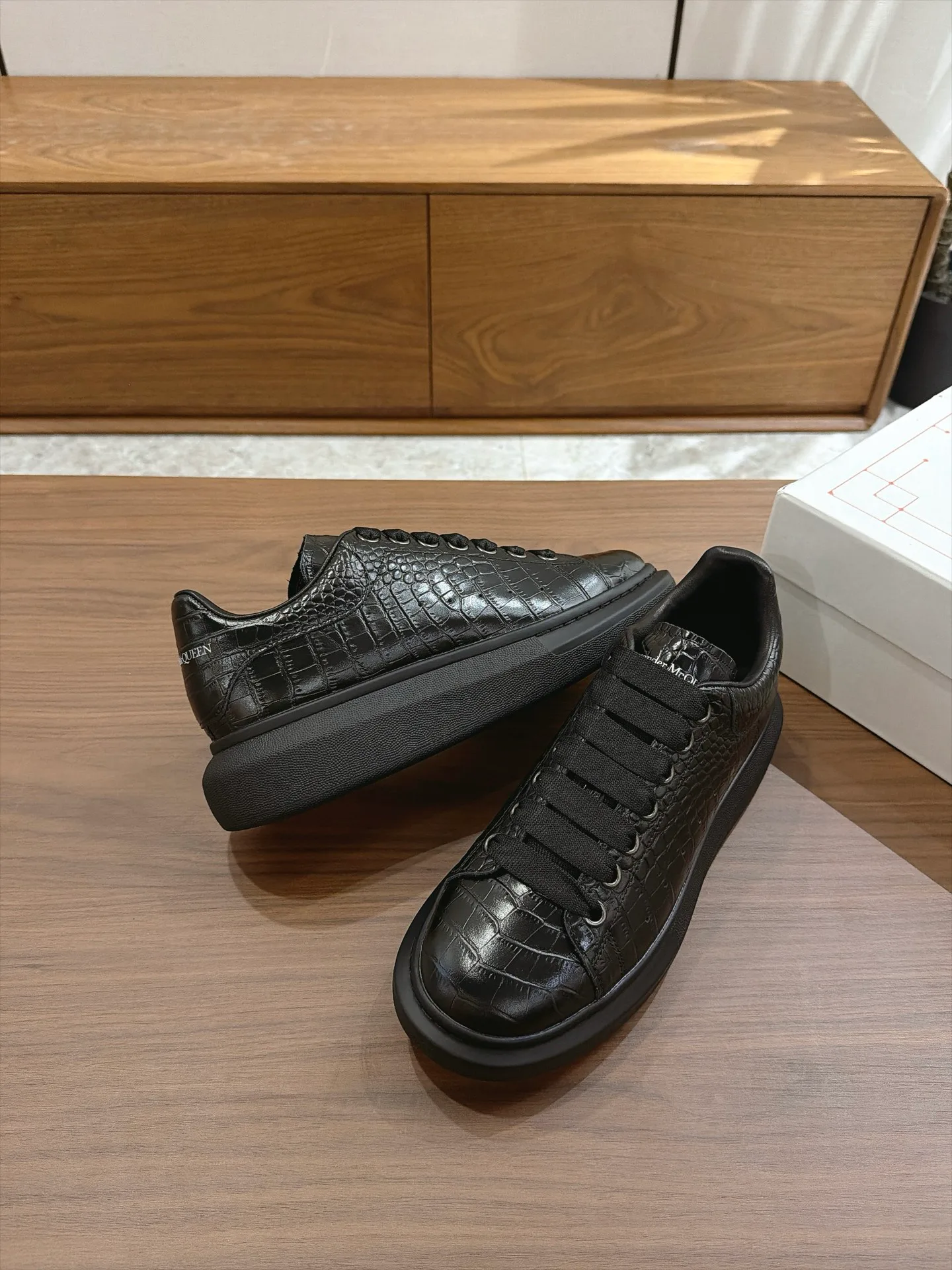Women's Sneakers ALEXANDER MCQUEEN 18159798