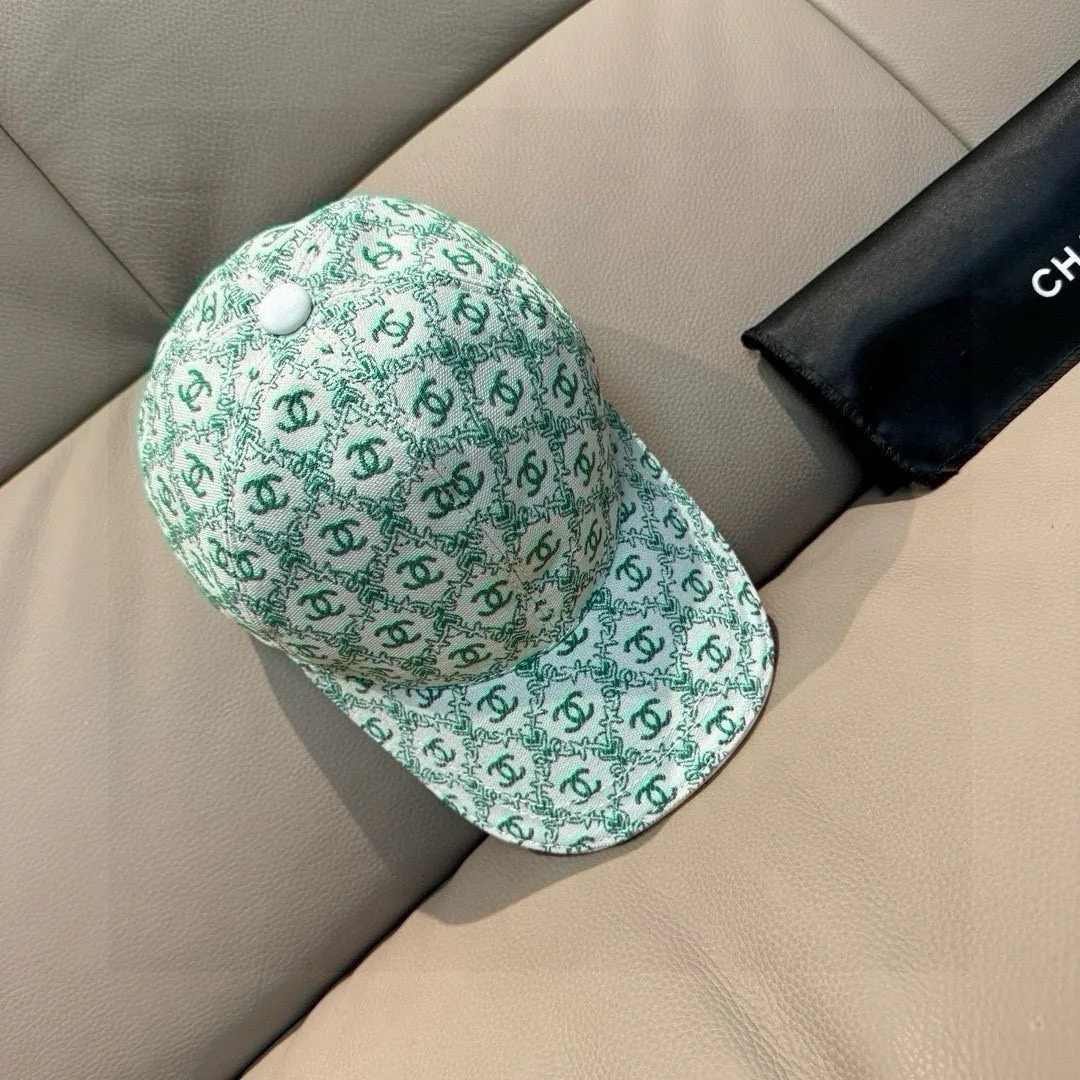 Hats CHANEL 18105234