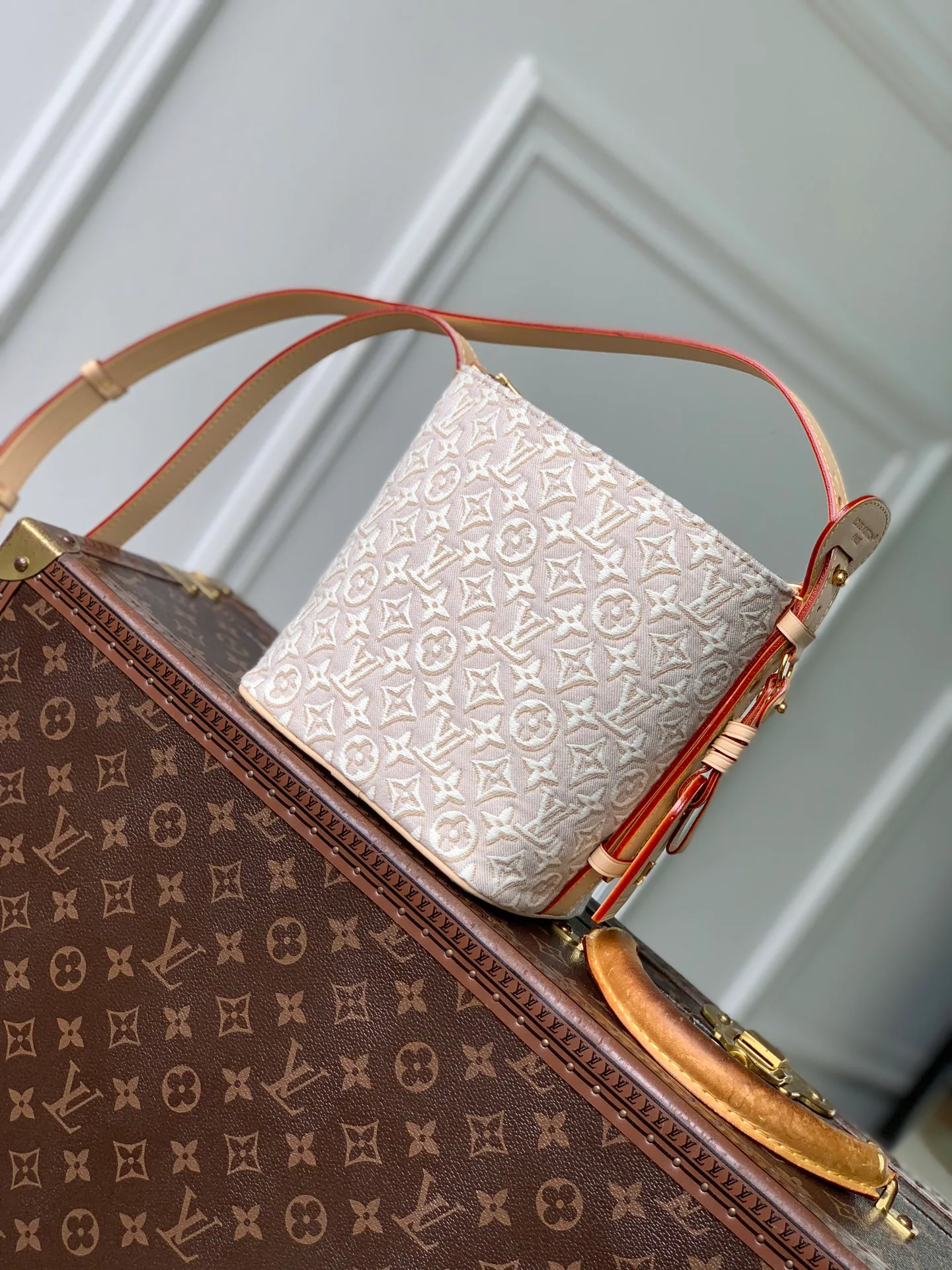 Women's Classic Handbags LOUIS VUITTON 17806373