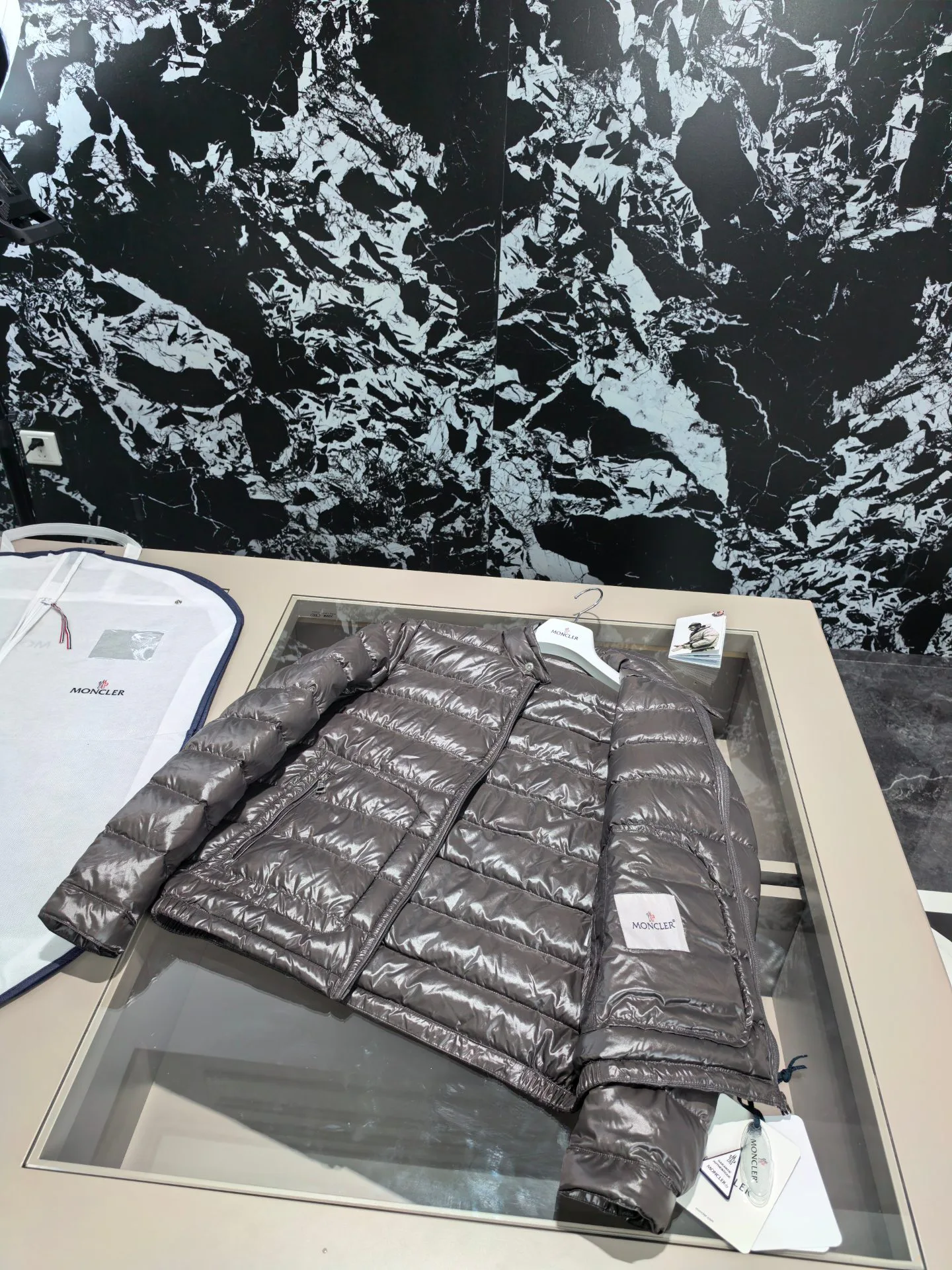 Куртки И Пуховики Мужские Moncler 18683755