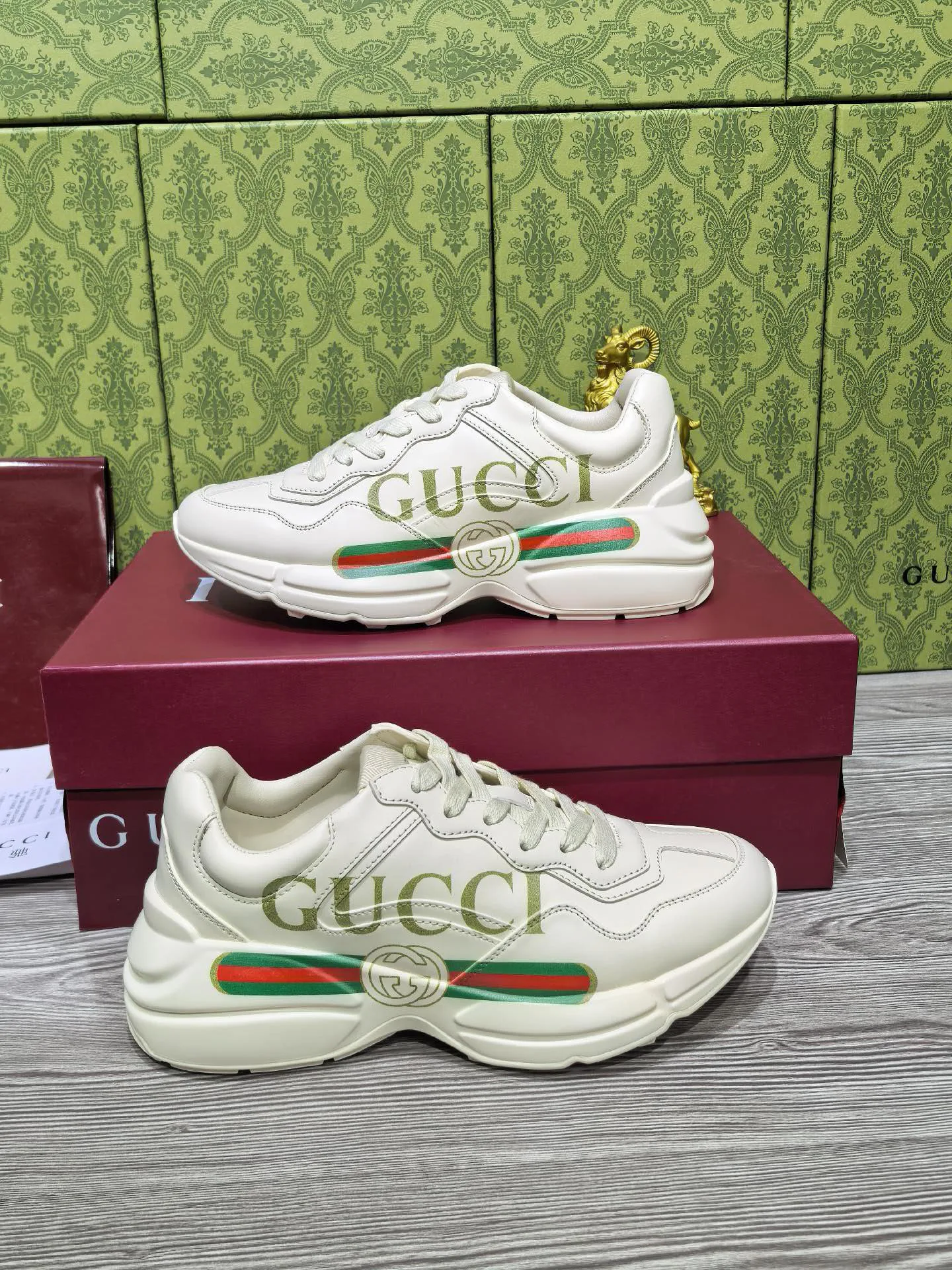 Women's Sneakers GUCCI 18039943