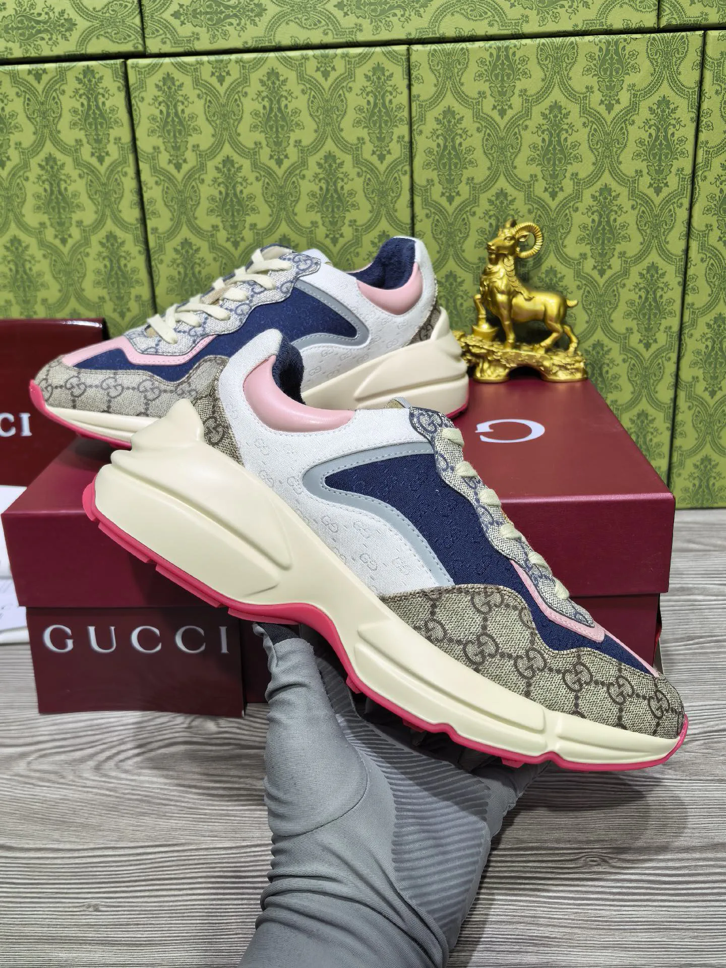 Men's Sneakers GUCCI 18510075