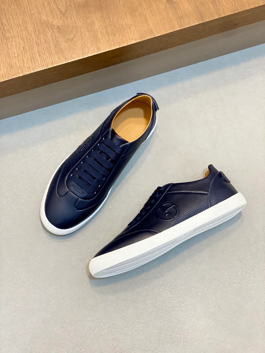Кроссовки Мужские Armani 18586413