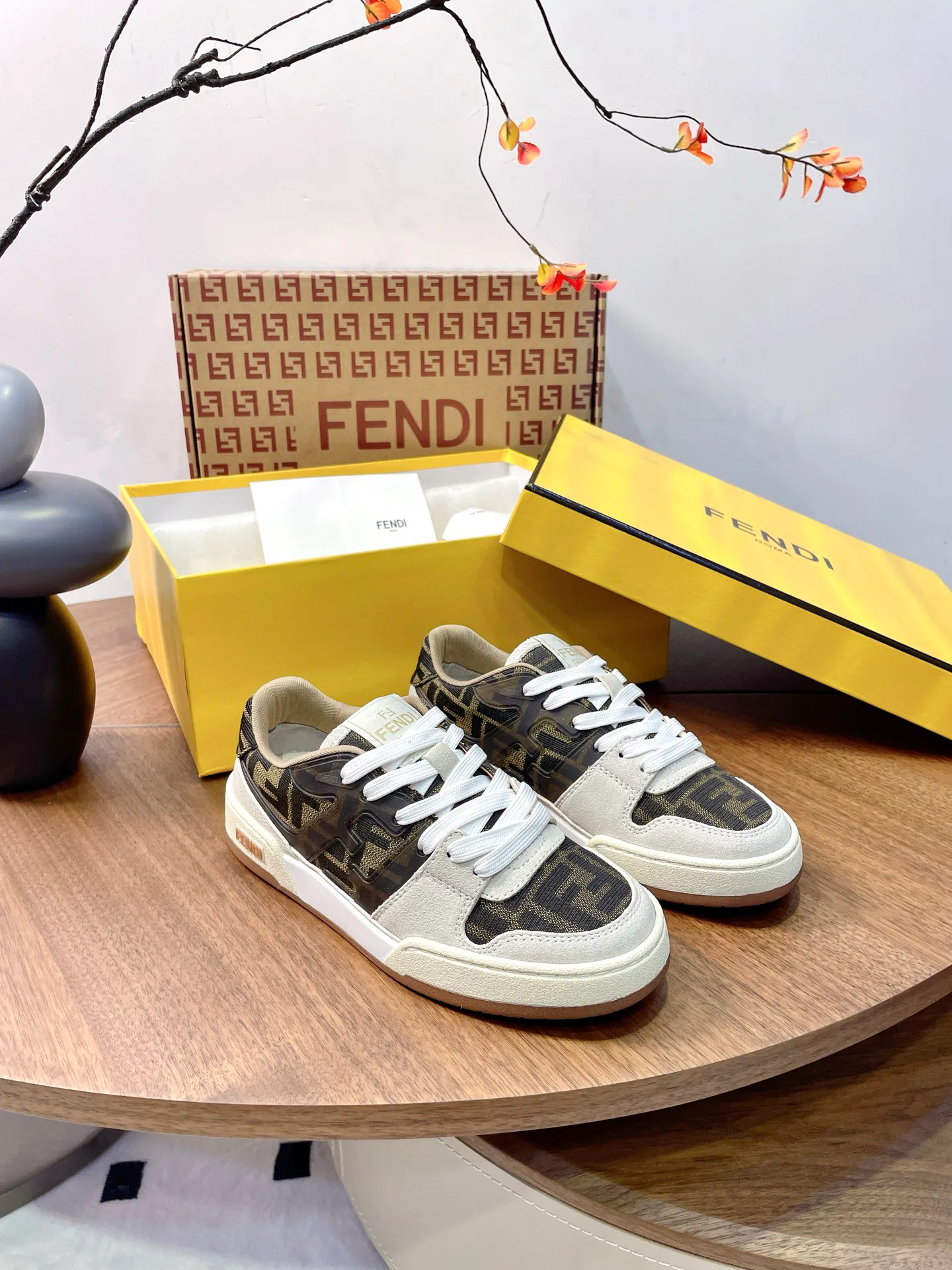 Women's Sneakers FENDI 17957349