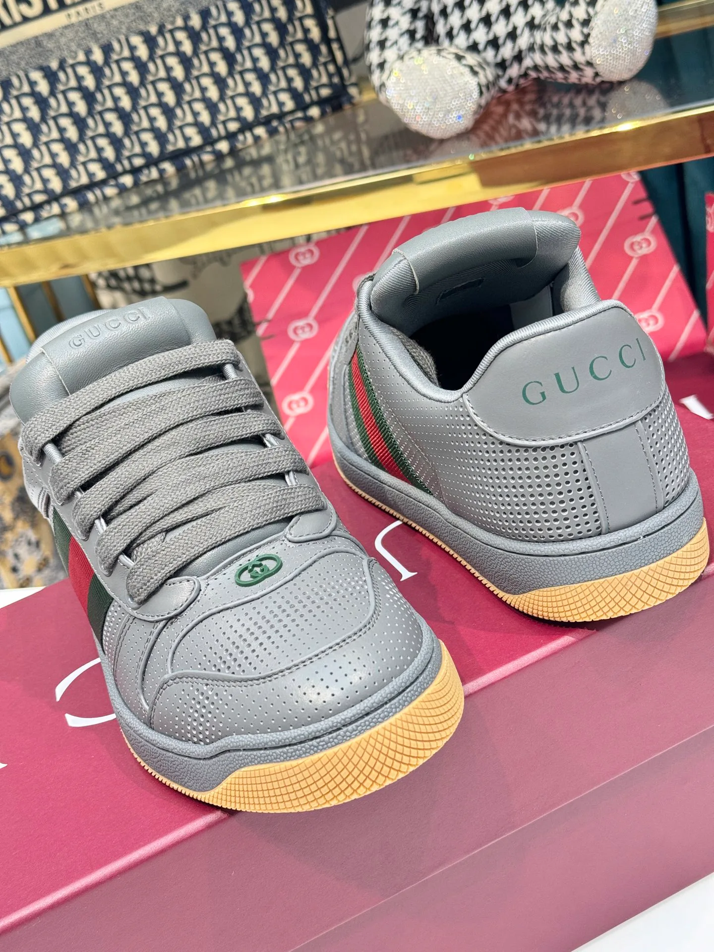 Women's Sneakers GUCCI 17946875