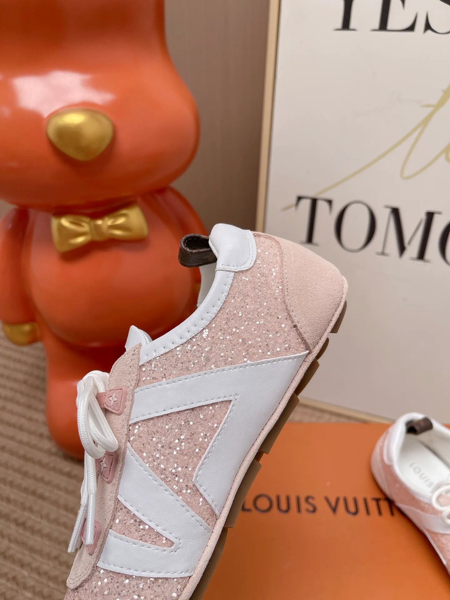Women's Sneakers LOUIS VUITTON 17571639