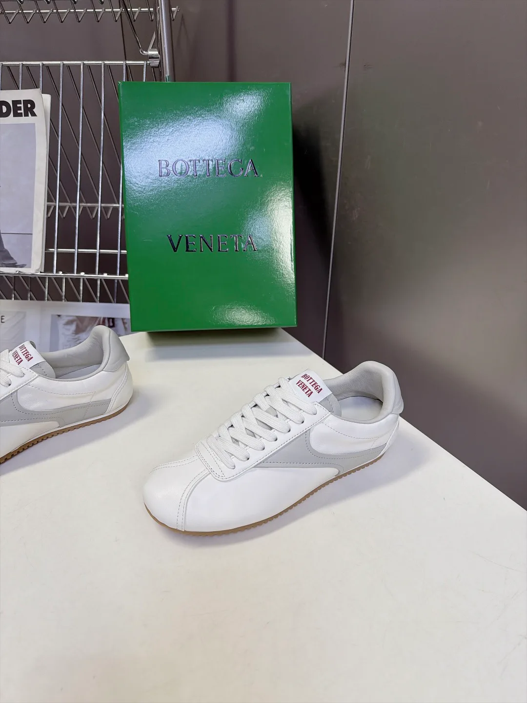 Women's Sneakers BOTTEGA VENETA 18404695
