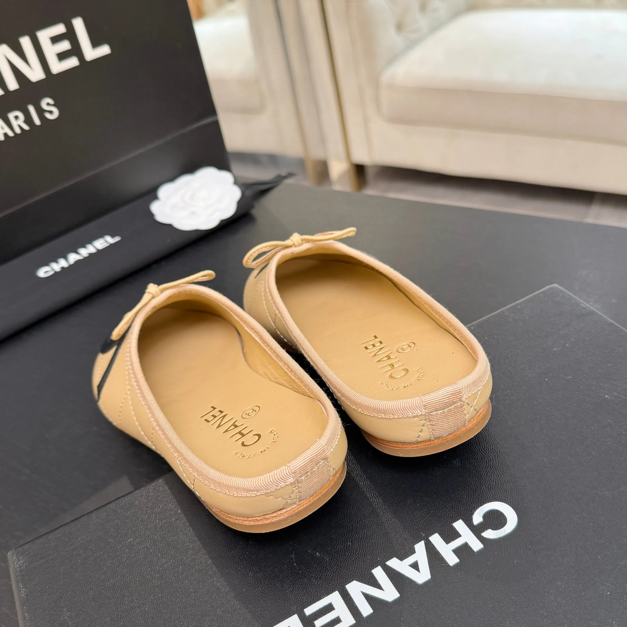 Women's Ballet Flats CHANEL 18063109