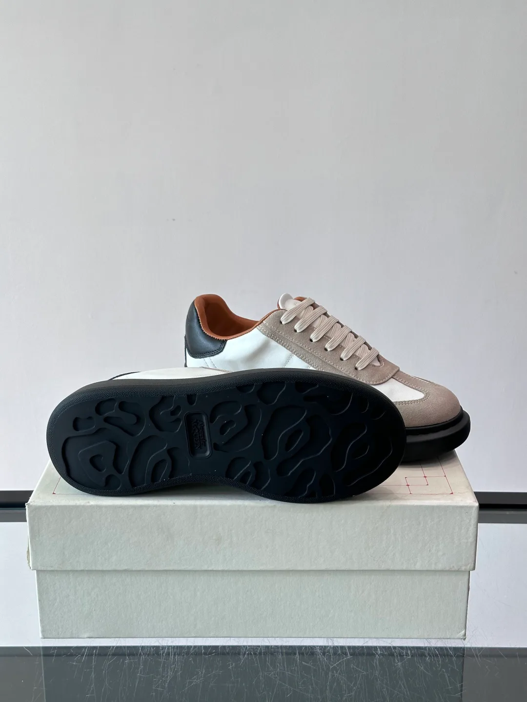 Women's Sneakers ALEXANDER MCQUEEN 17328777