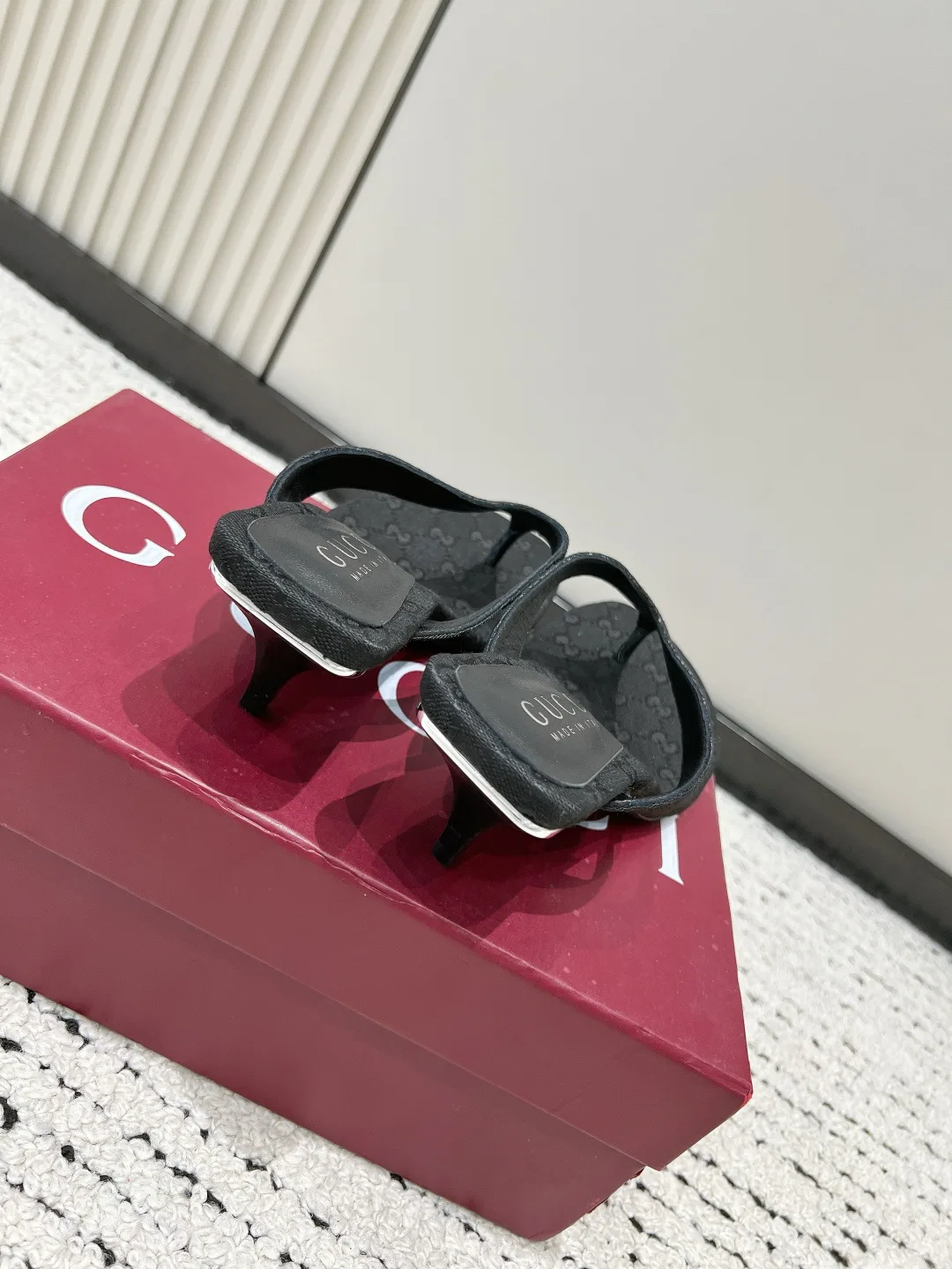 Women's Flip-Flops GUCCI 17637839
