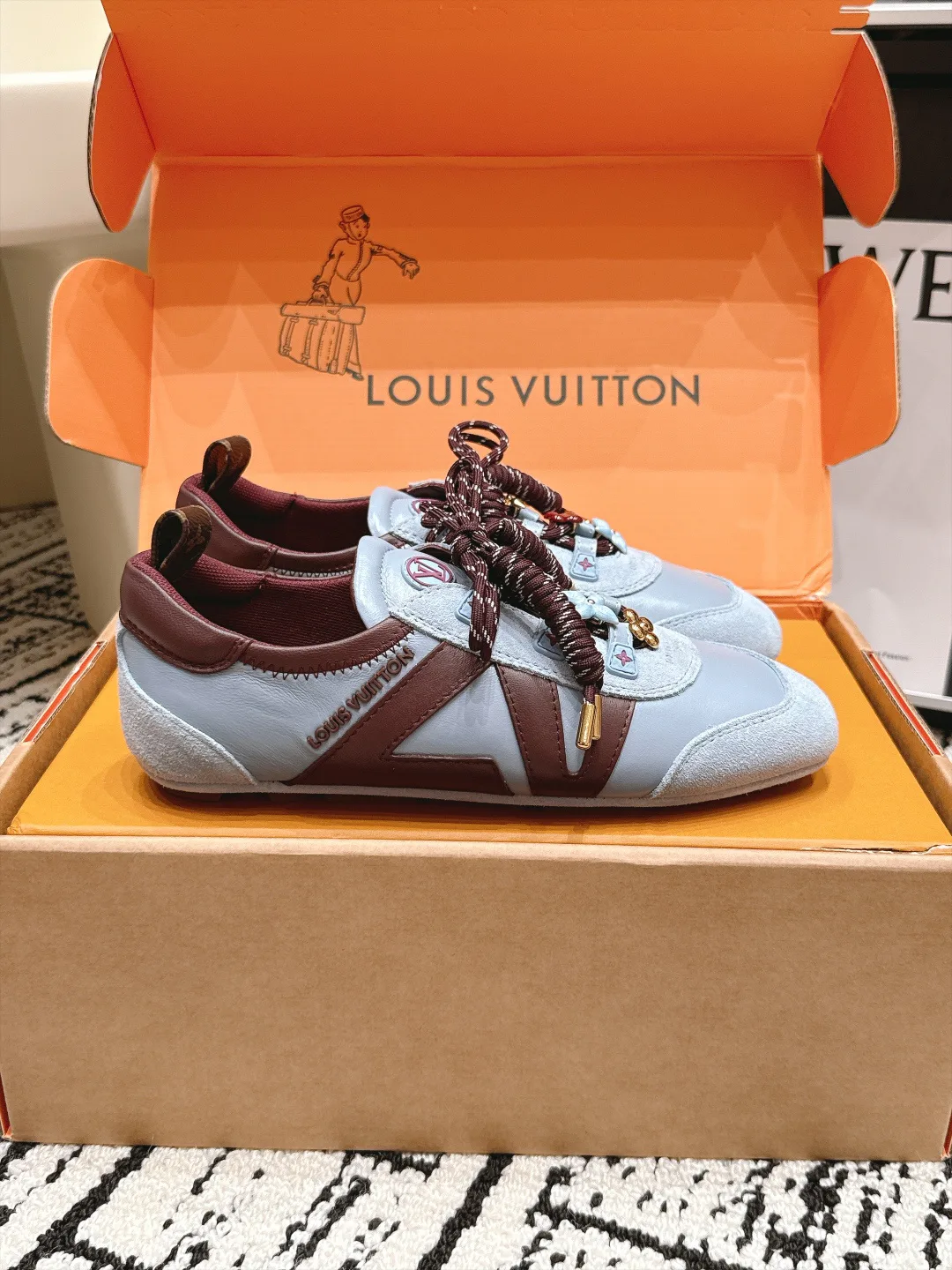 Women's Sneakers LOUIS VUITTON 17978321