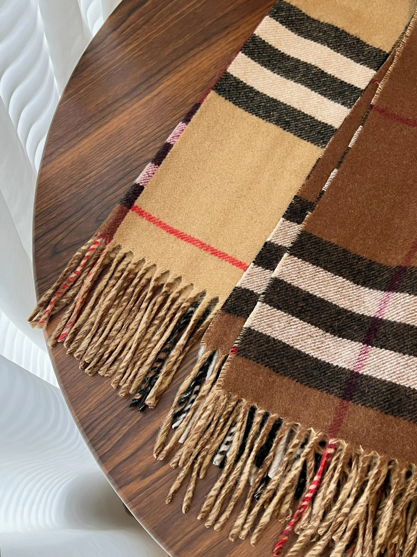 Scarves BURBERRY 18411280