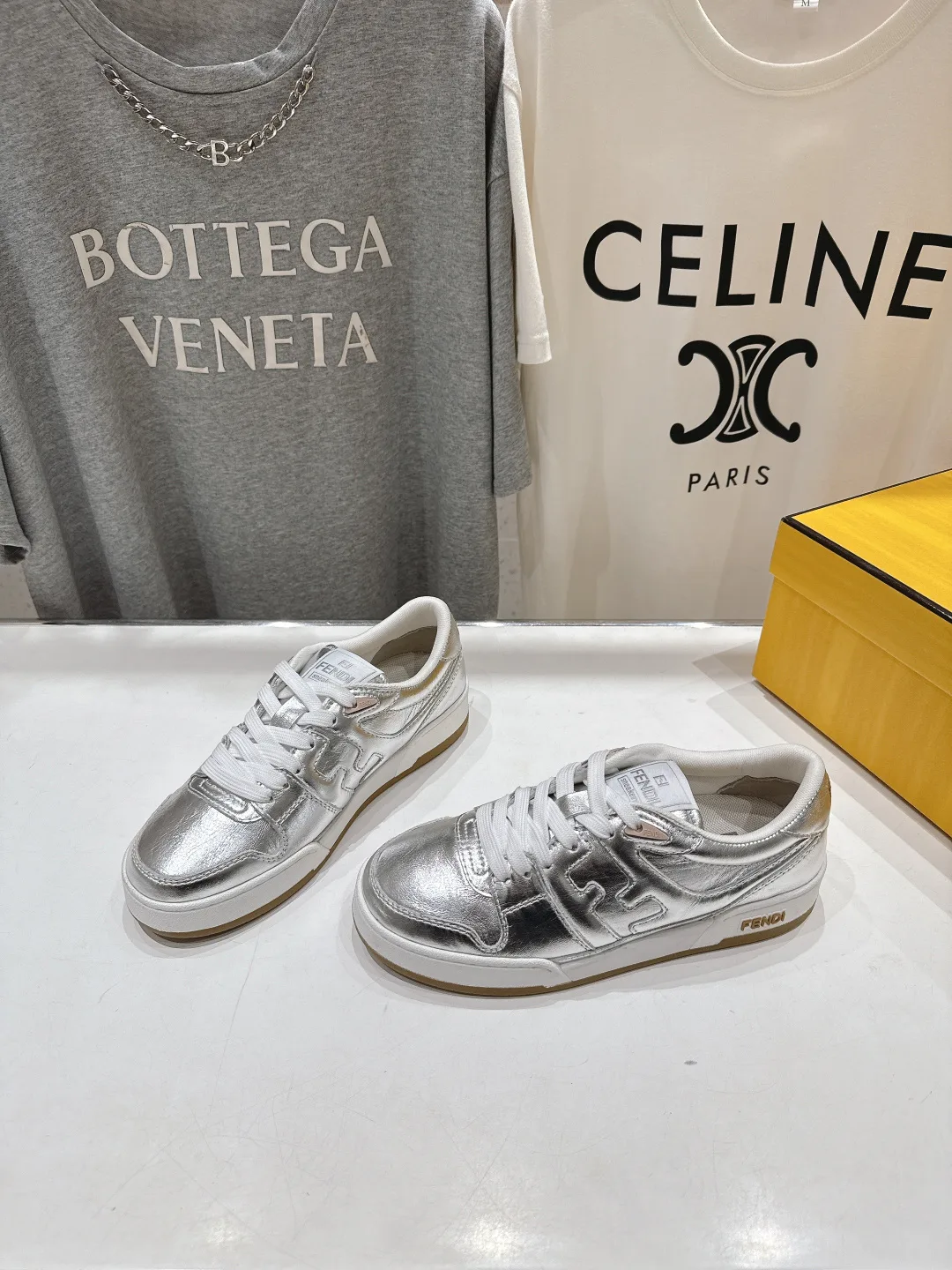 Women's Sneakers FENDI 17908434
