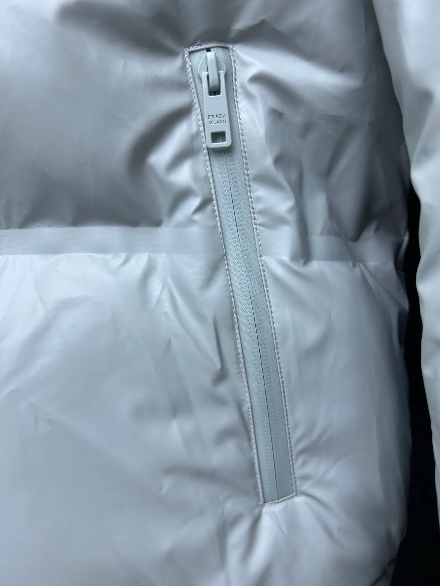 Women's Jackets And Down Jackets PRADA 17932054