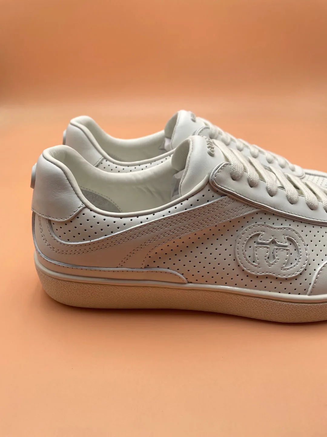 Women's Sneakers GUCCI 17620516
