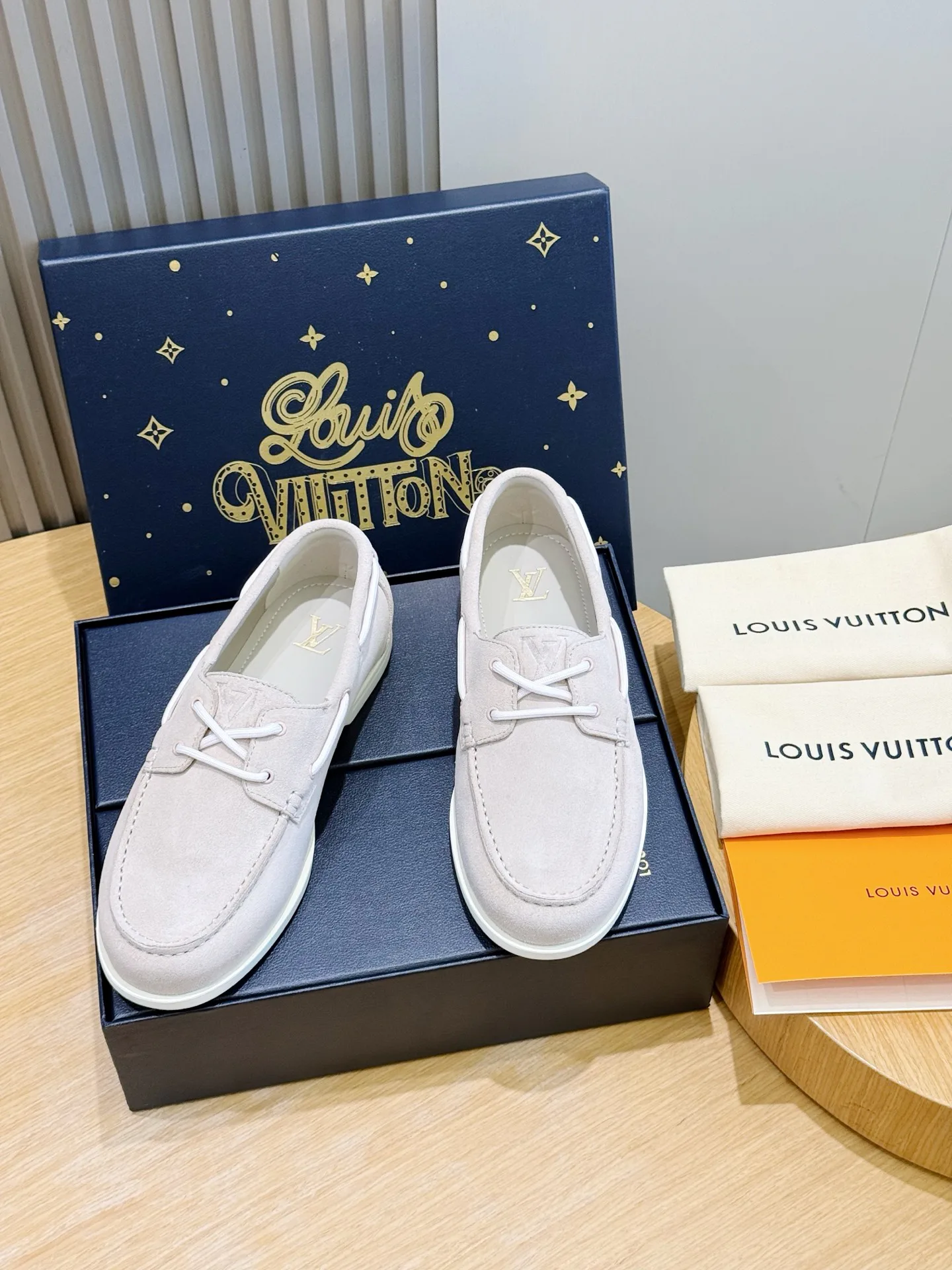 Men's Loafers And Dress Shoes LOUIS VUITTON 18277863