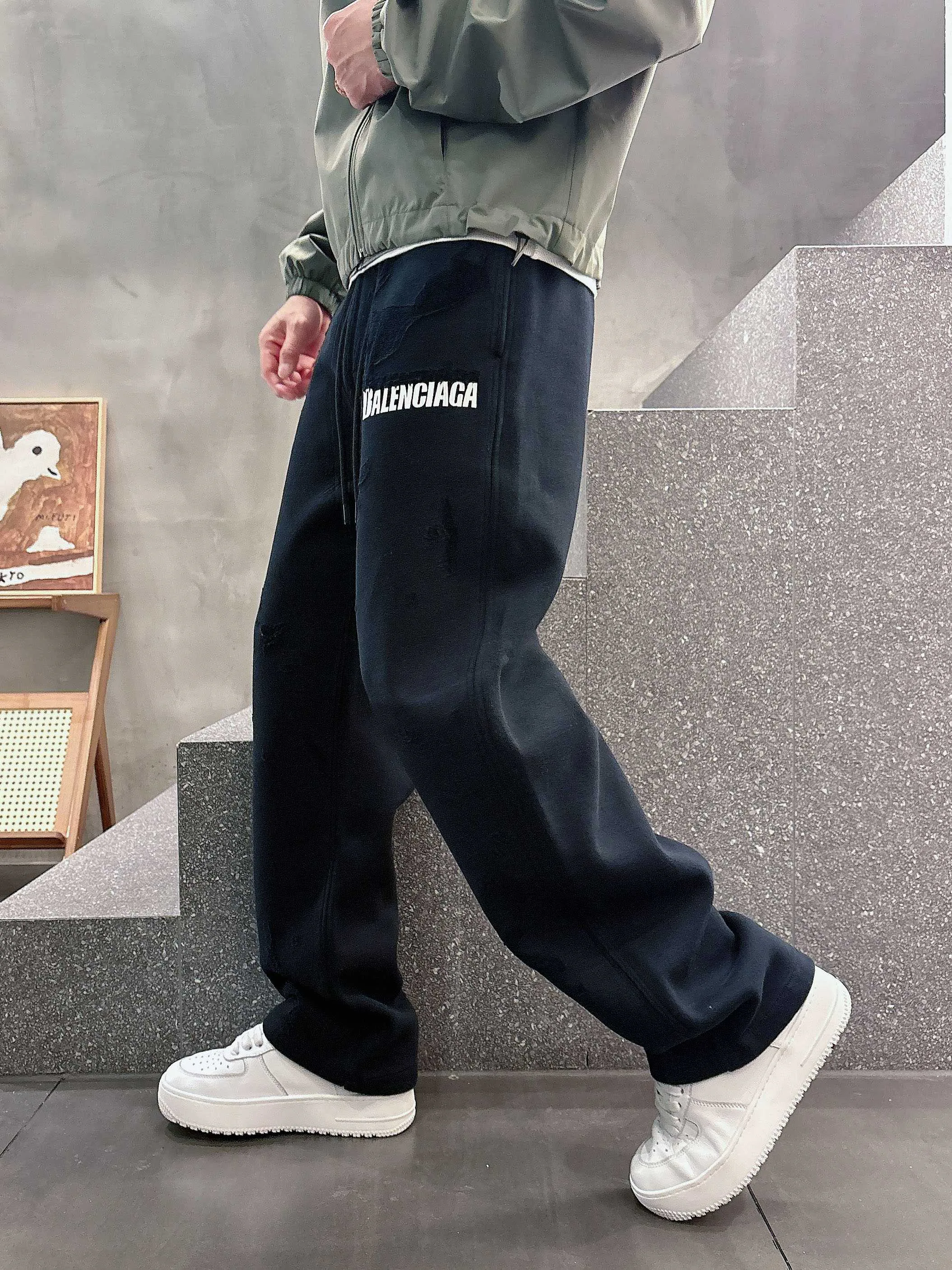 Men's Trousers BALENCIAGA 18368710