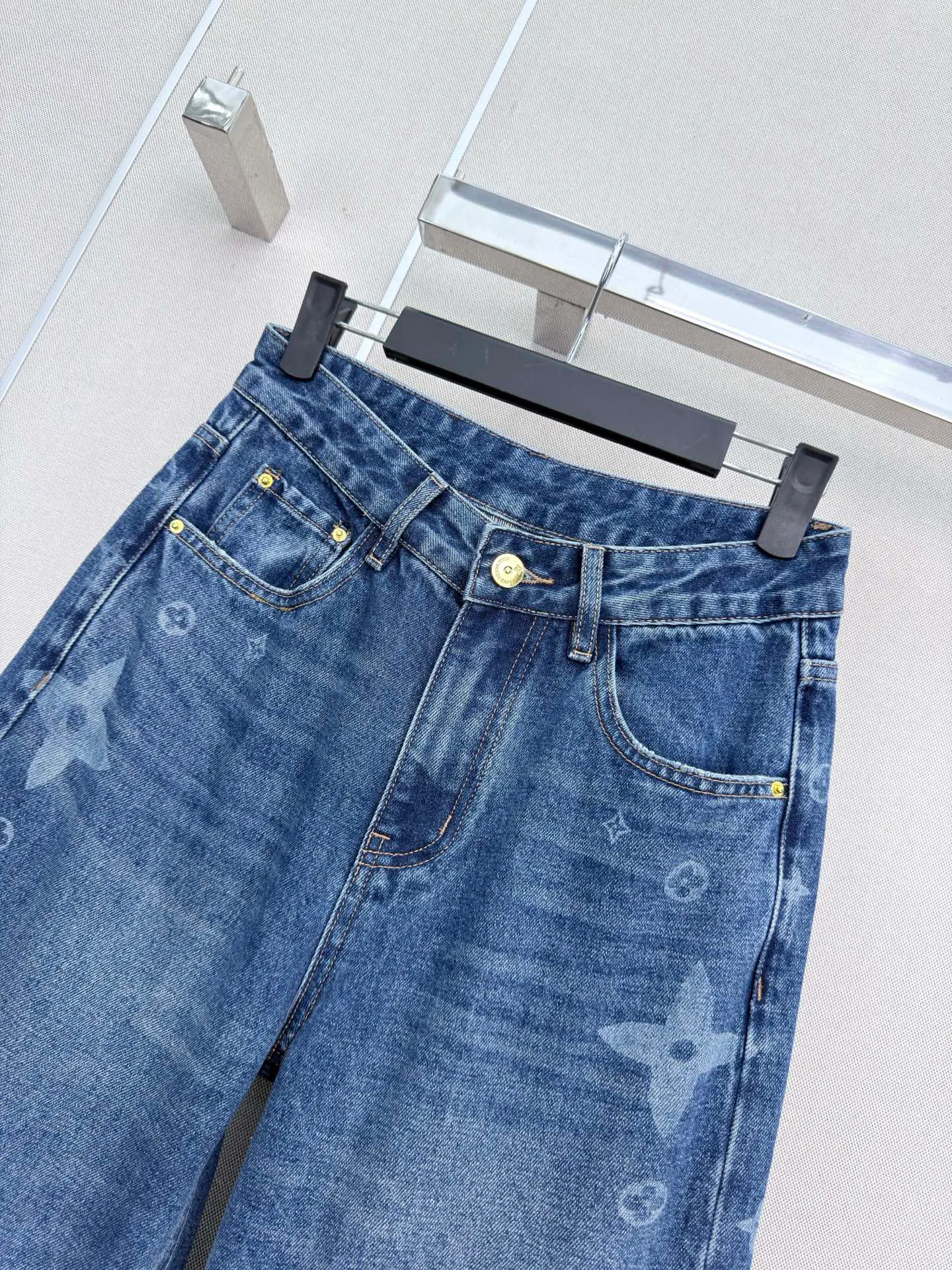 Women's Jeans LOUIS VUITTON 18108865