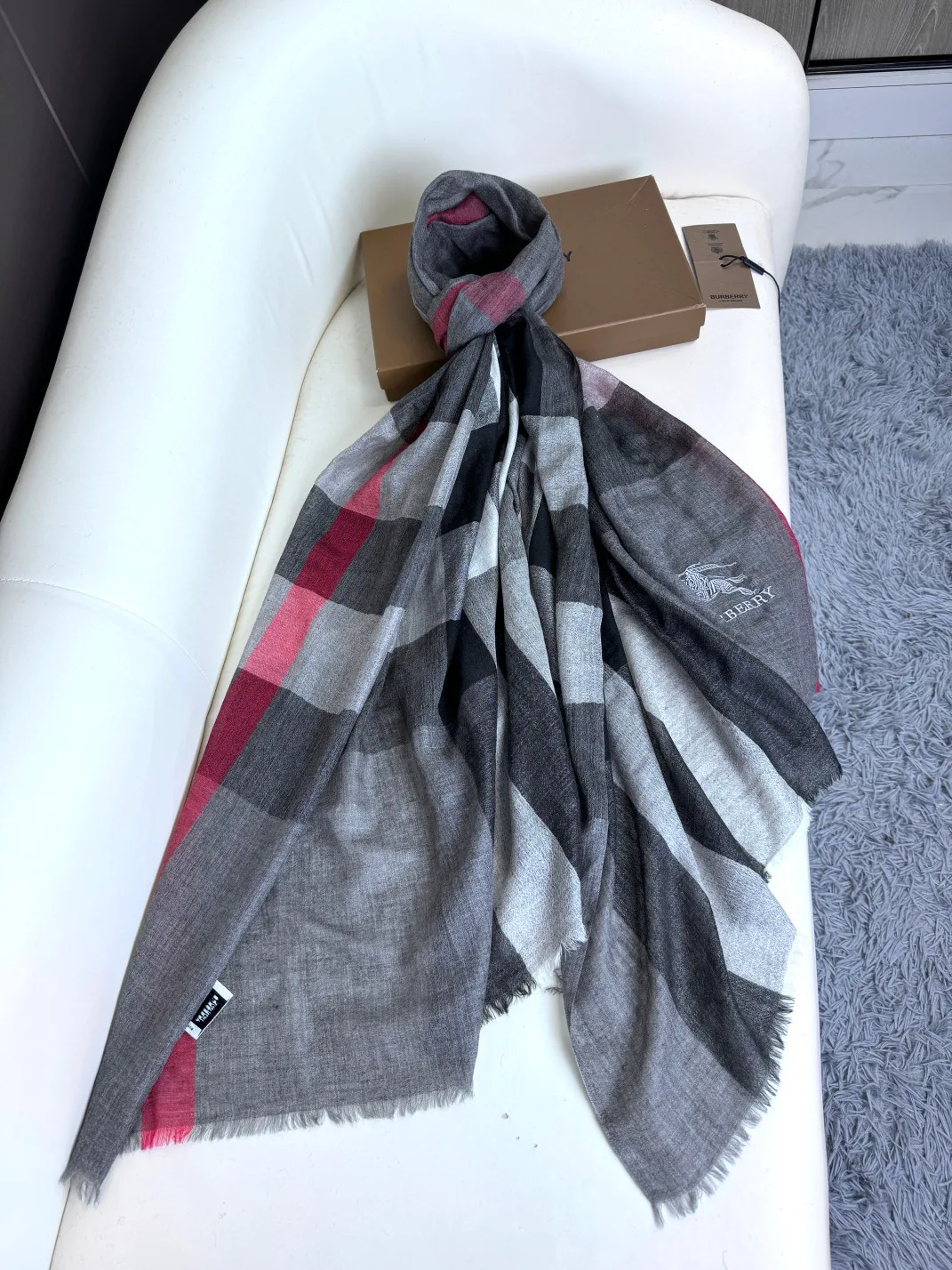 Scarves BURBERRY 18501119