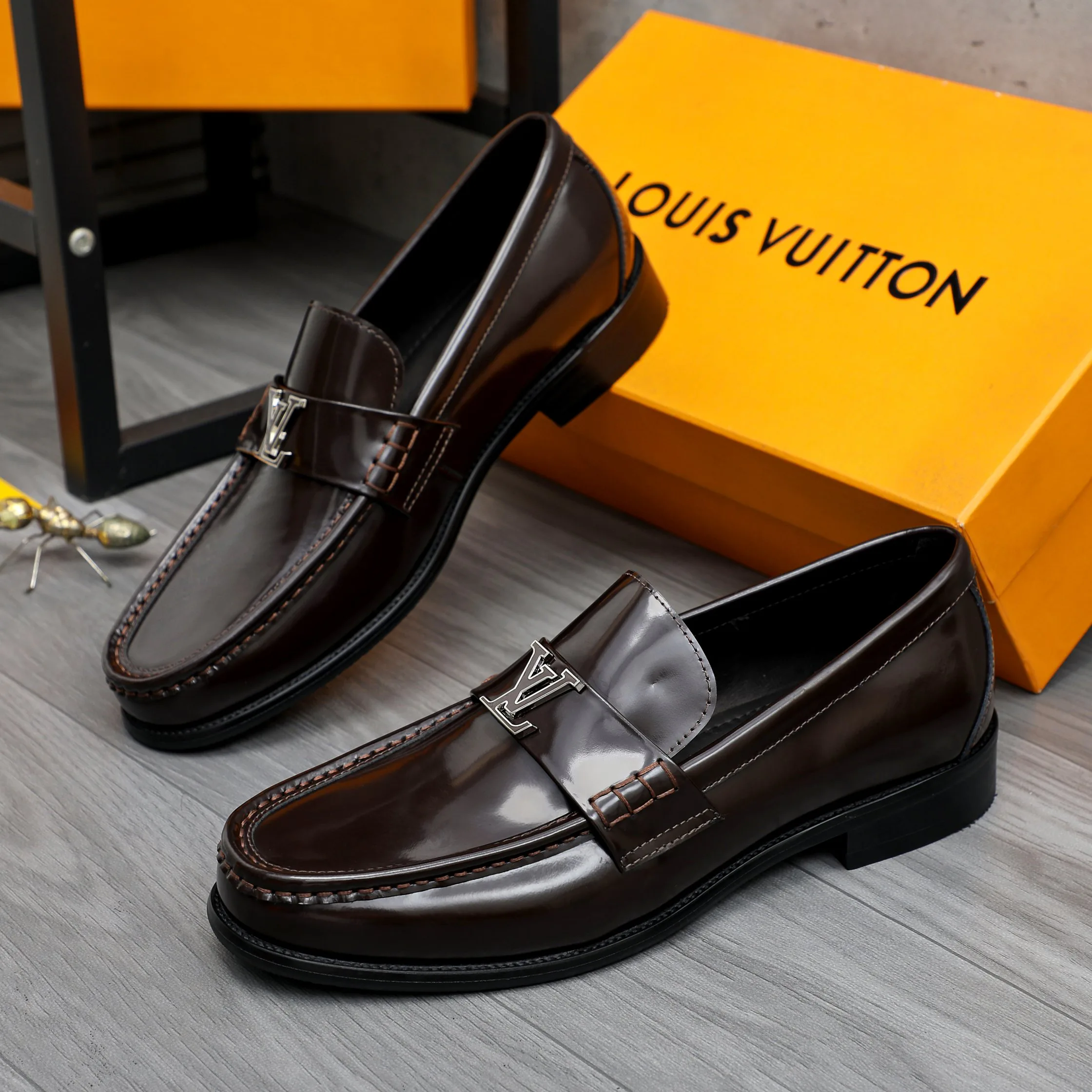 Men's Loafers And Dress Shoes LOUIS VUITTON 17812324