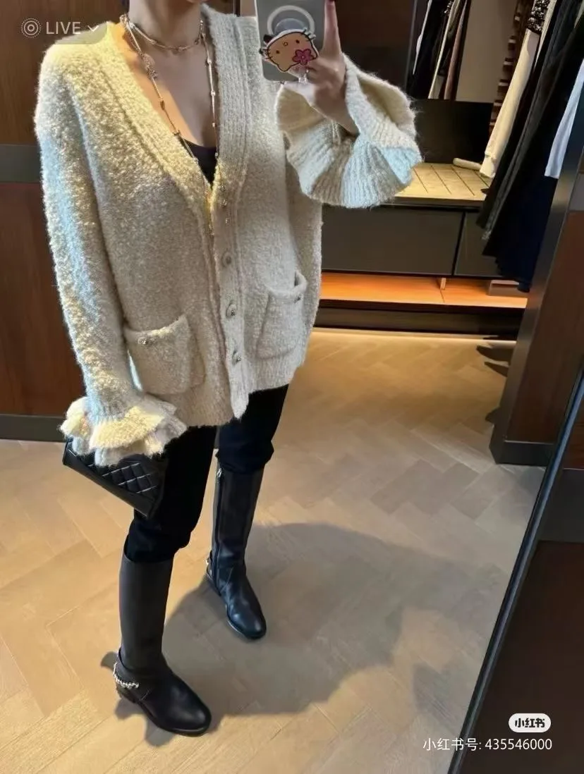 Women's Jumpers And Sweaters CHANEL 18320693