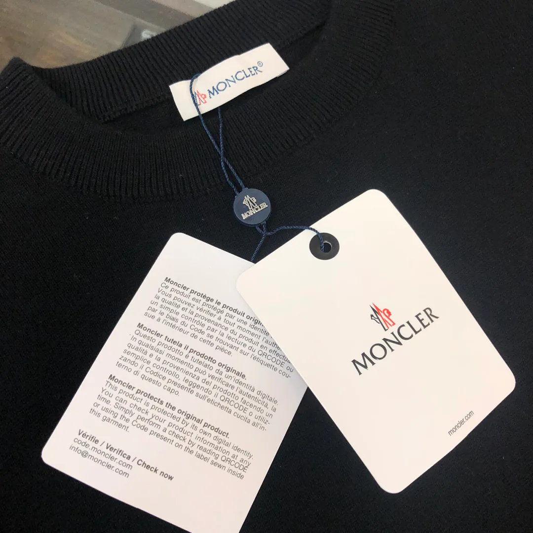 Men's Jumpers And Sweaters MONCLER 18002334