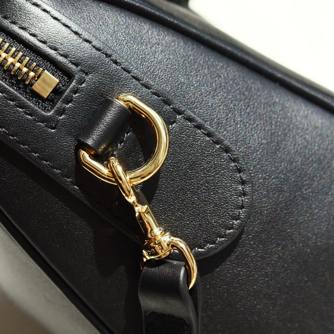 Классические Сумки Женские Gucci 18614480