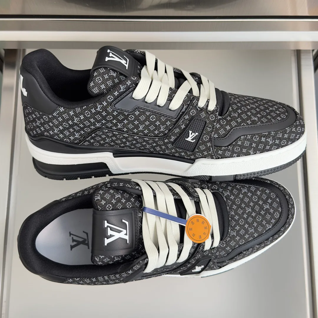 Men's Sneakers LOUIS VUITTON 18092951