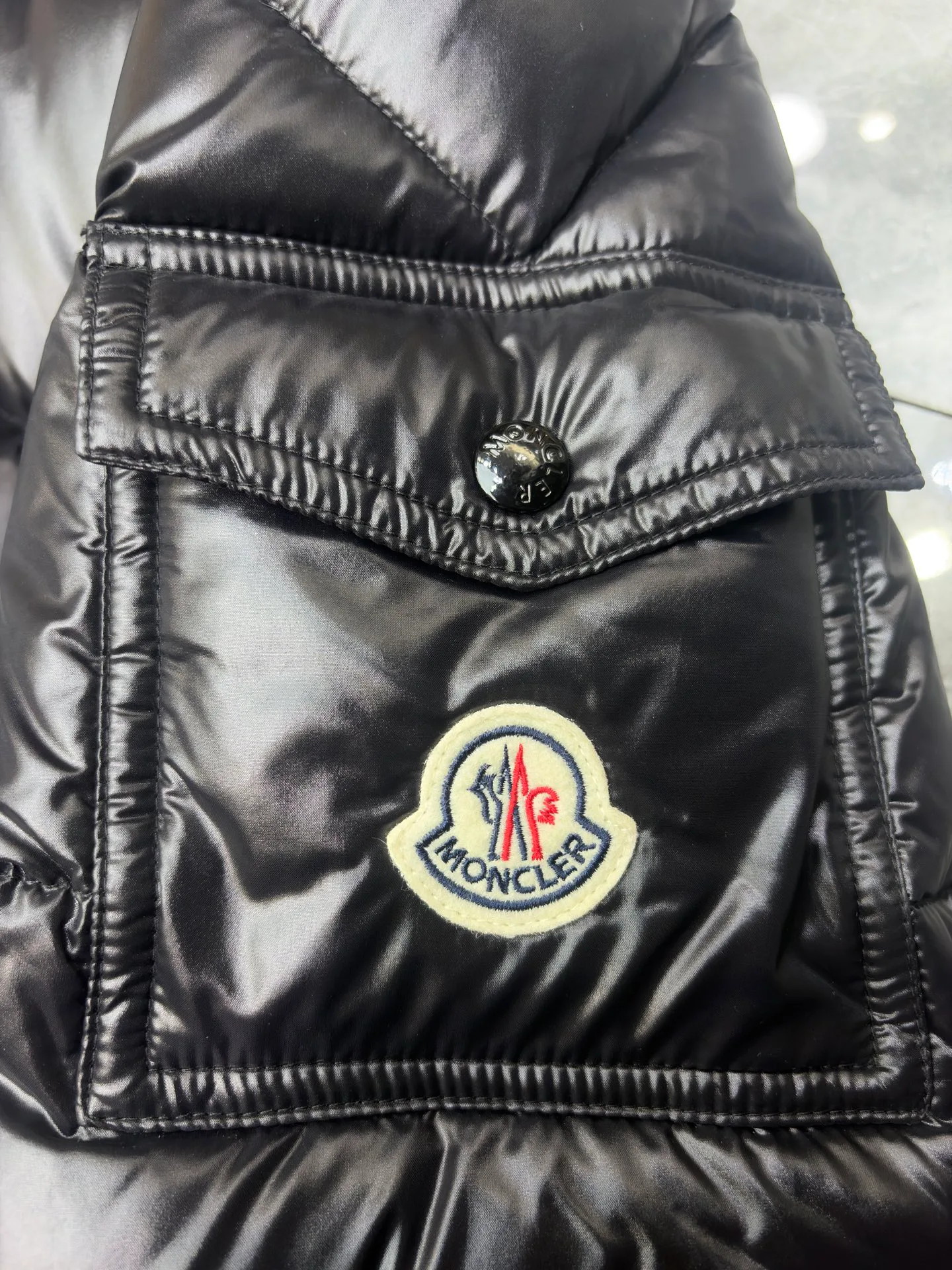 Women's Jackets And Down Jackets MONCLER 17568683