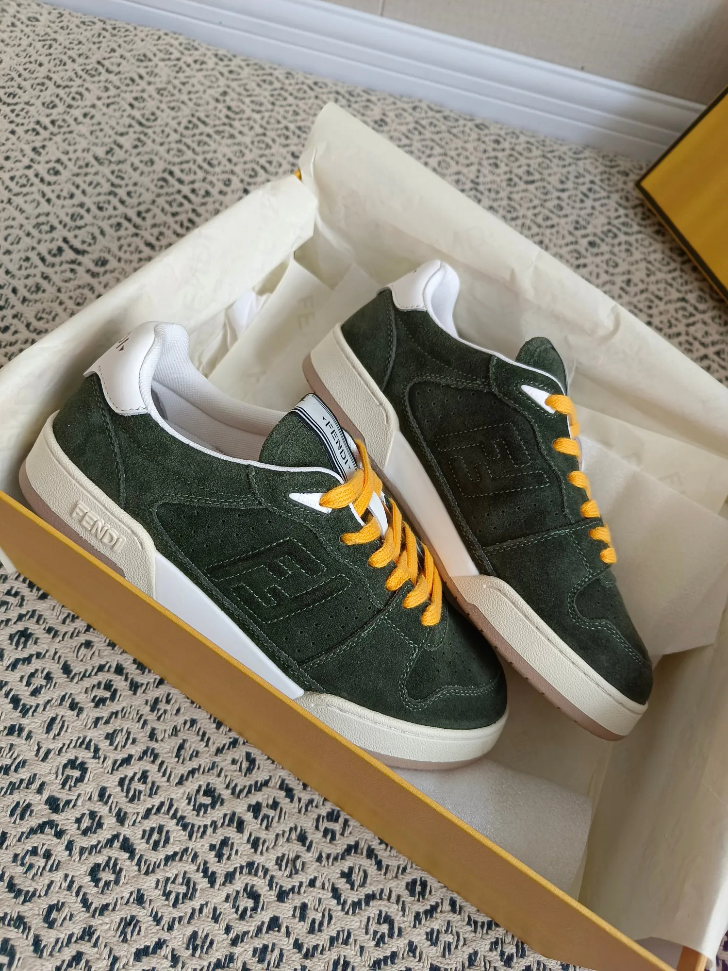 Women's Sneakers FENDI 18425928