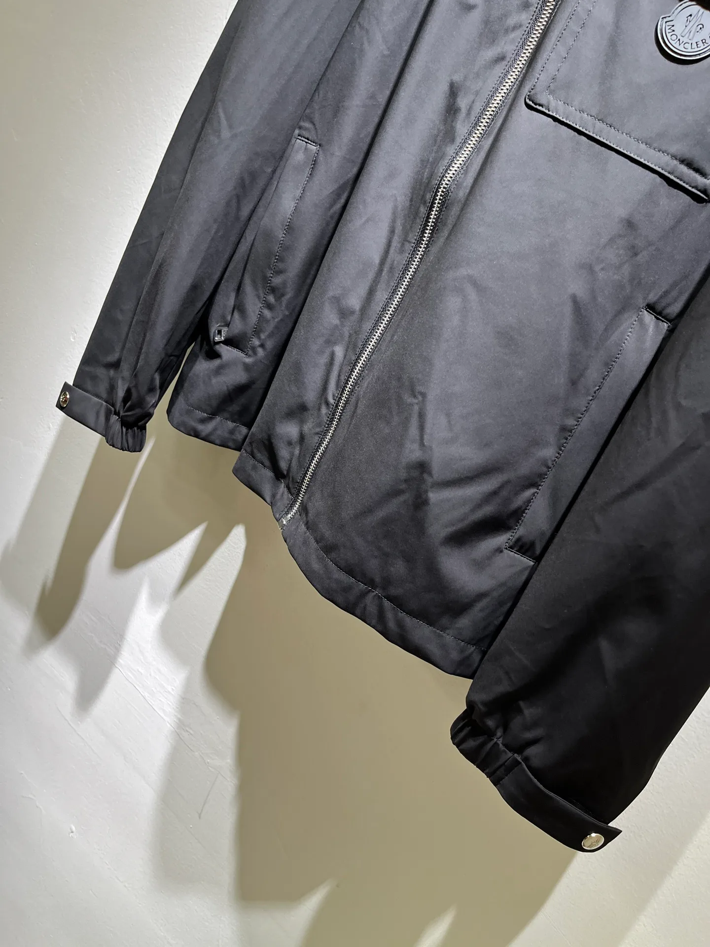 Men's Jackets And Down Jackets MONCLER 18495700