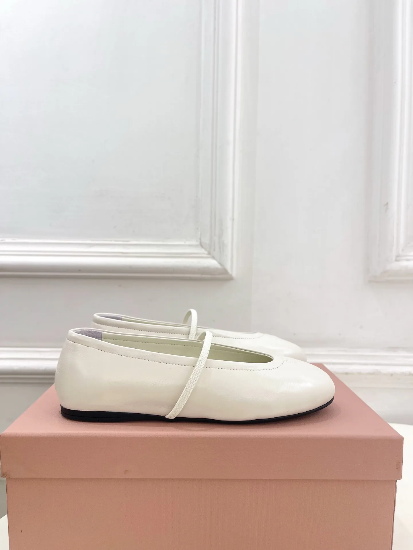 Women's Ballet Flats MIU MIU 17506882