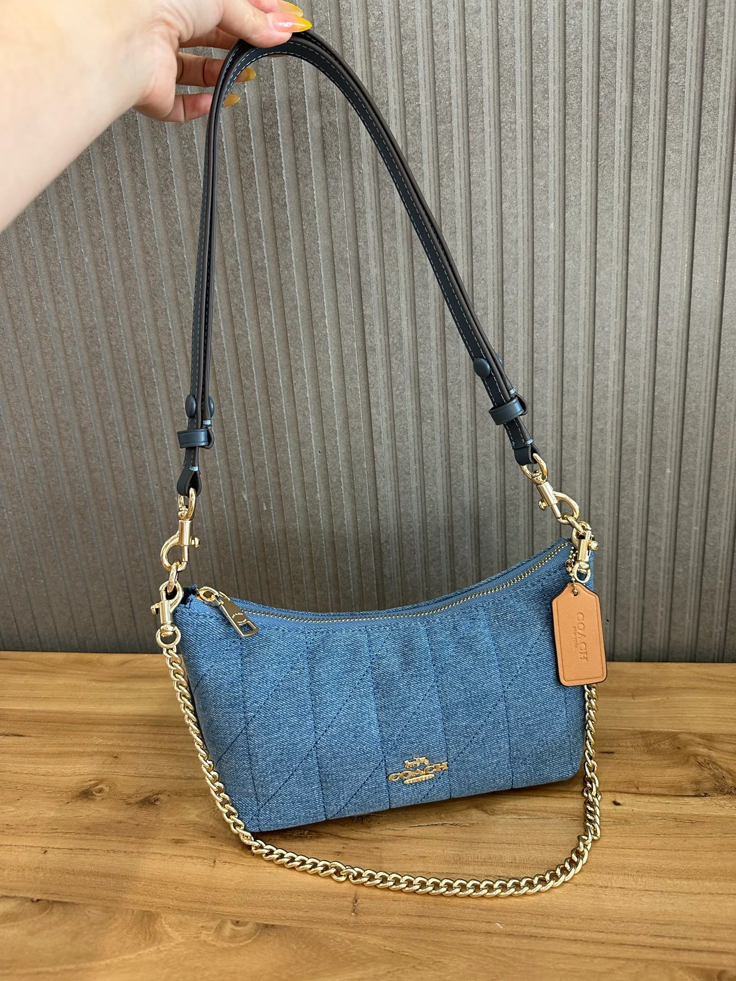 Women's Classic Handbags COACH 18364974