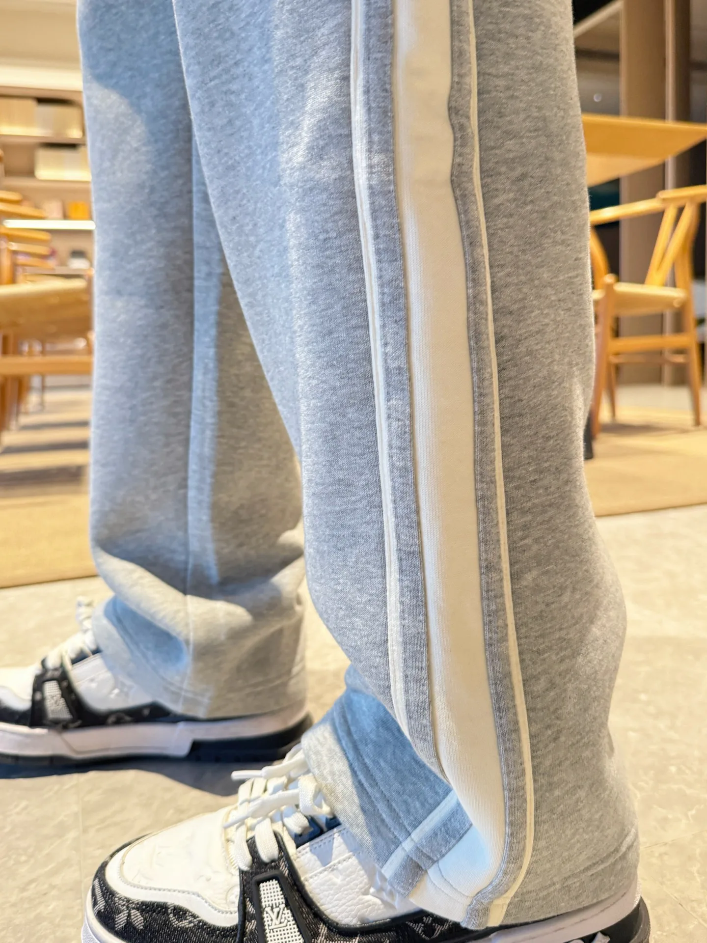 Men's Trousers MONCLER 18345835