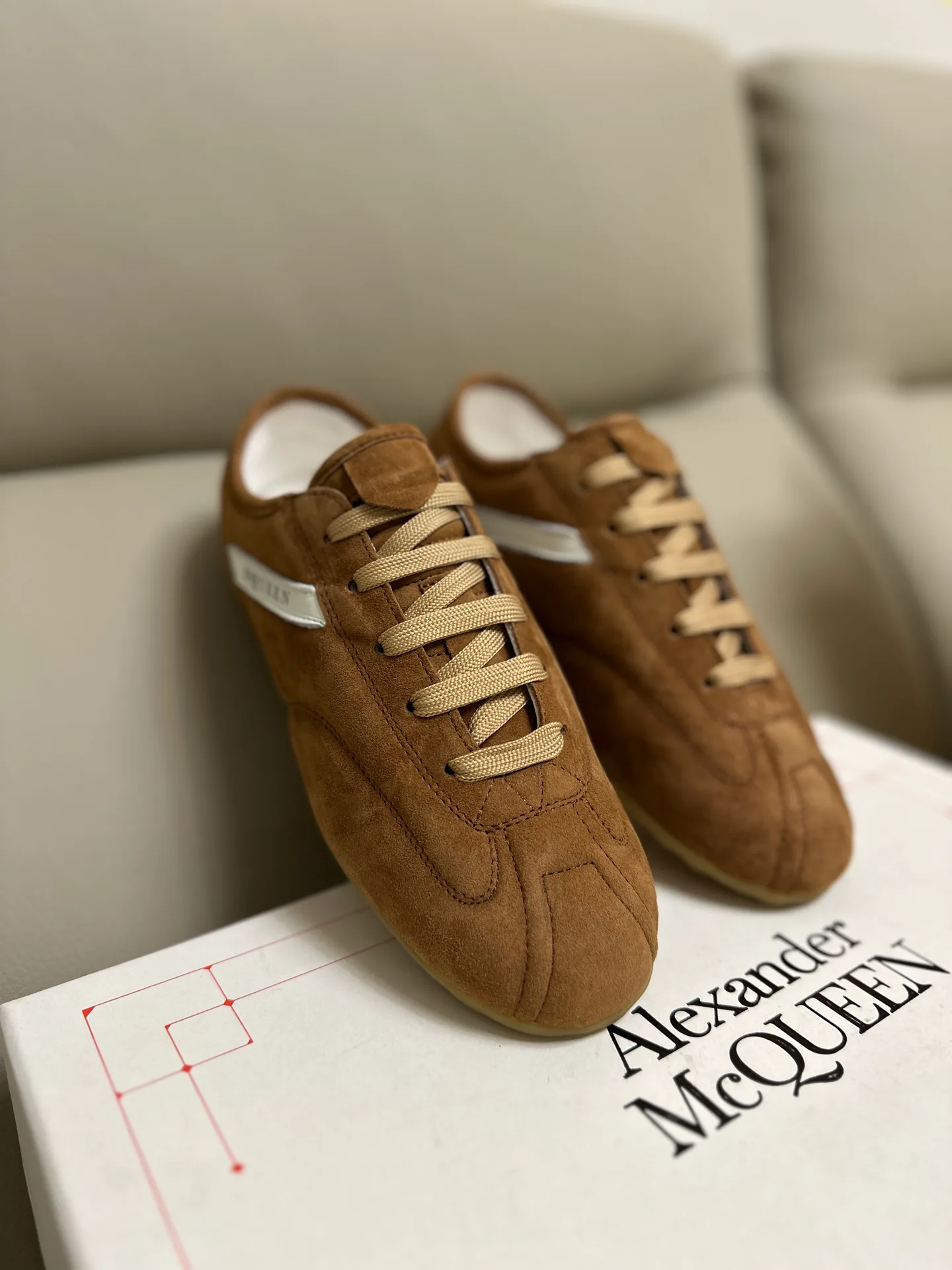 Кроссовки Женские Alexander Mcqueen 18616731