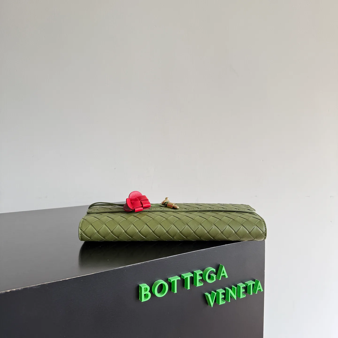 Women's Clutches BOTTEGA VENETA 18266715