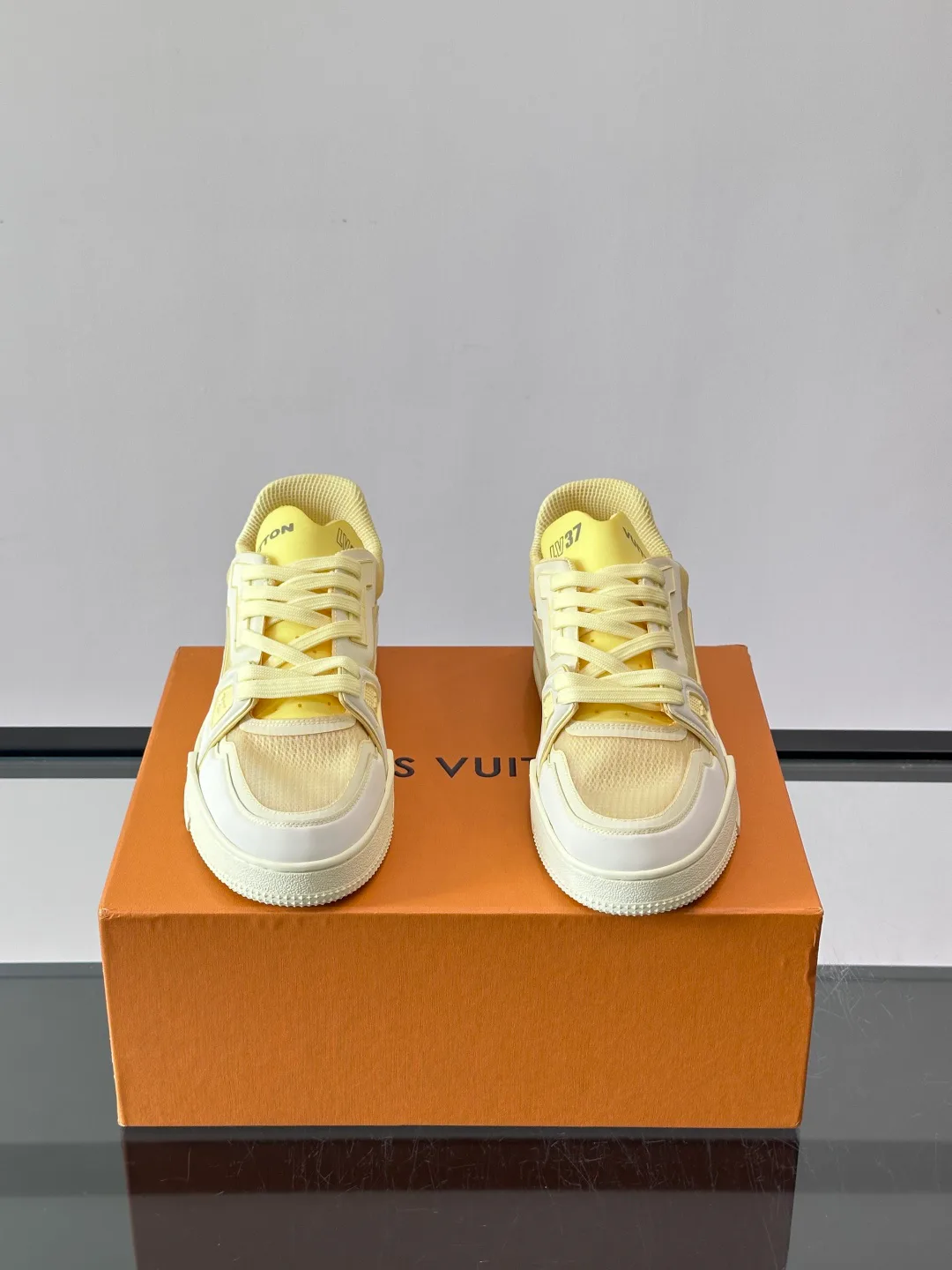 Men's Sneakers LOUIS VUITTON 17349439