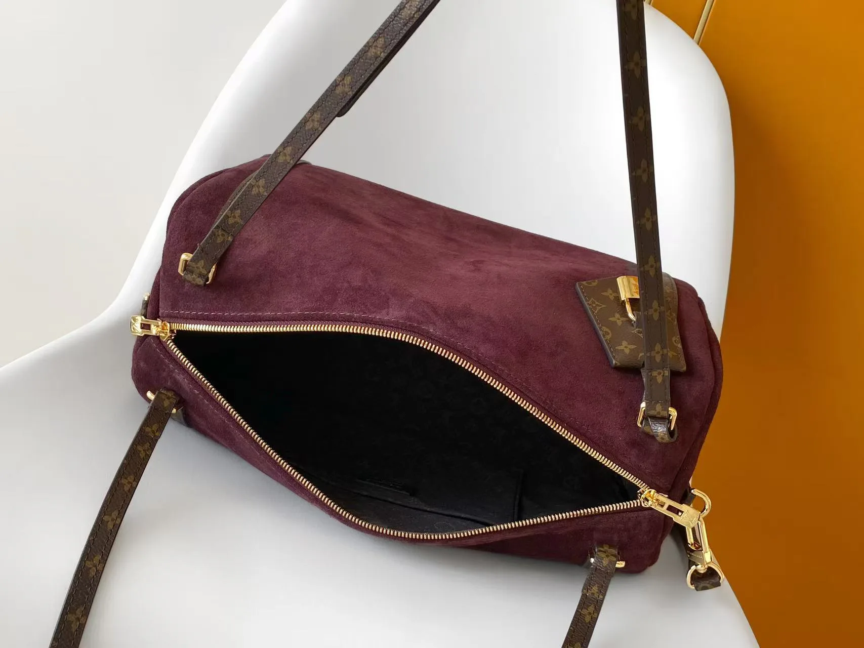 Классические Сумки Женские Louis Vuitton 18664434