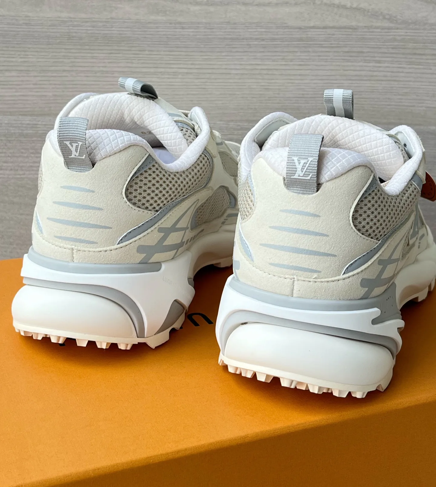 Men's Sneakers LOUIS VUITTON 17972102